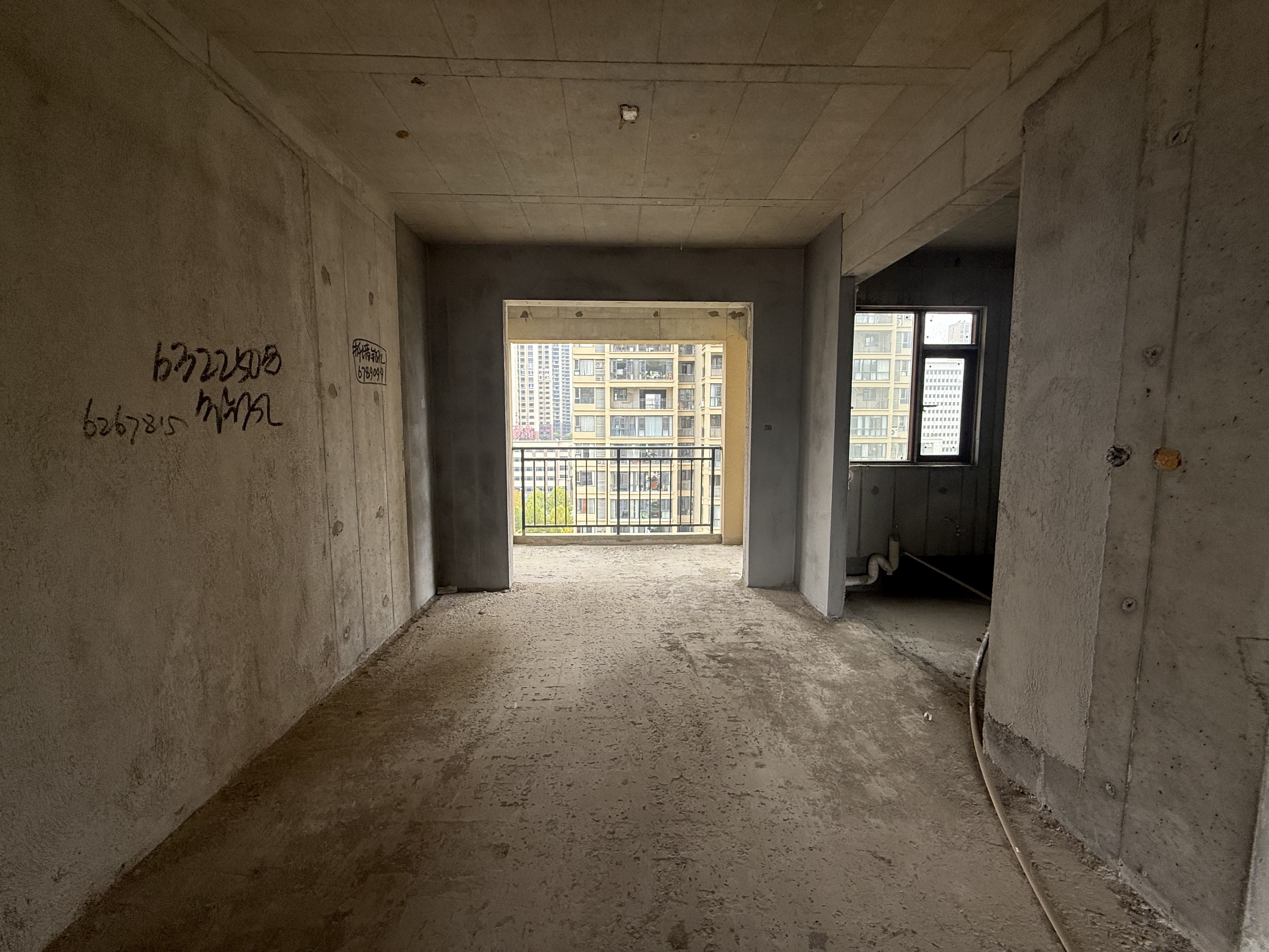 吉大汉珠山府  4室2厅2卫    108.0万