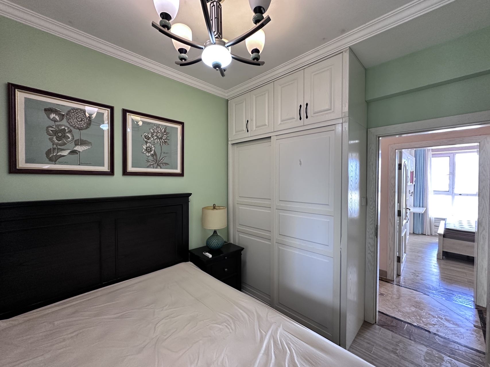 翡翠水城（住宅）  3室3厅2卫    178.0万客厅