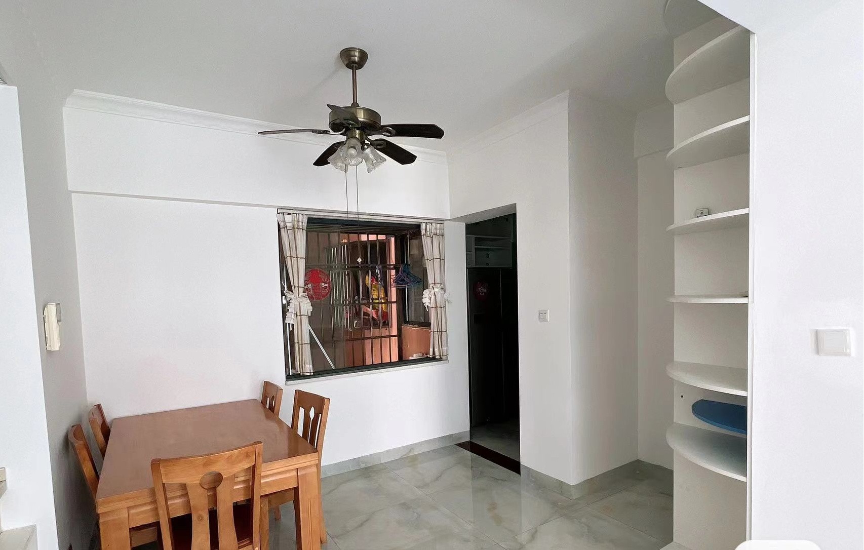 星华佳园 1室2厅2卫 3200.0元/月 星华佳园 1室2厅2卫 3200.0元/月室内图