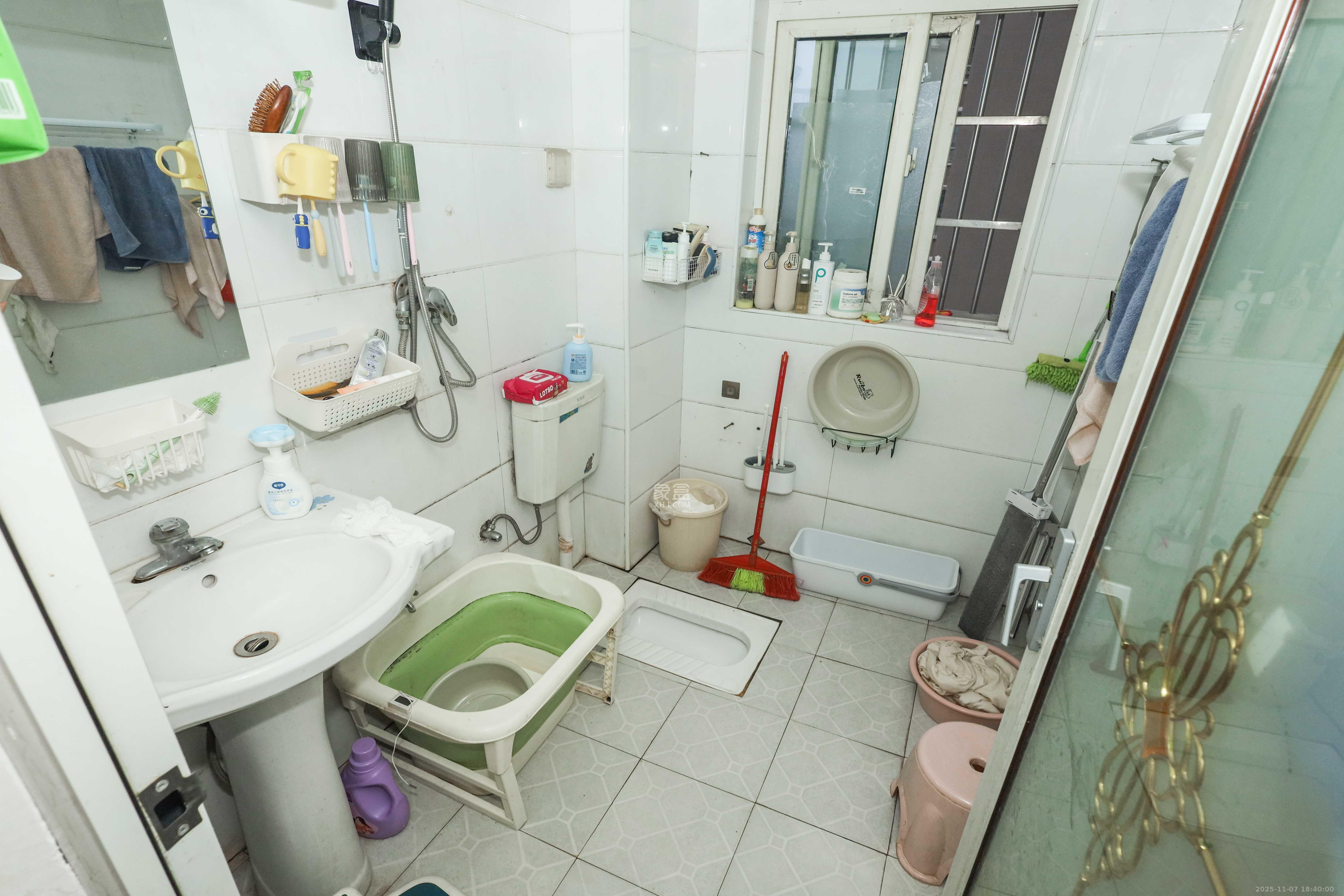 和馨园 2室2厅1卫 56.0万 和馨园 2室2厅1卫 56.0万卫生间