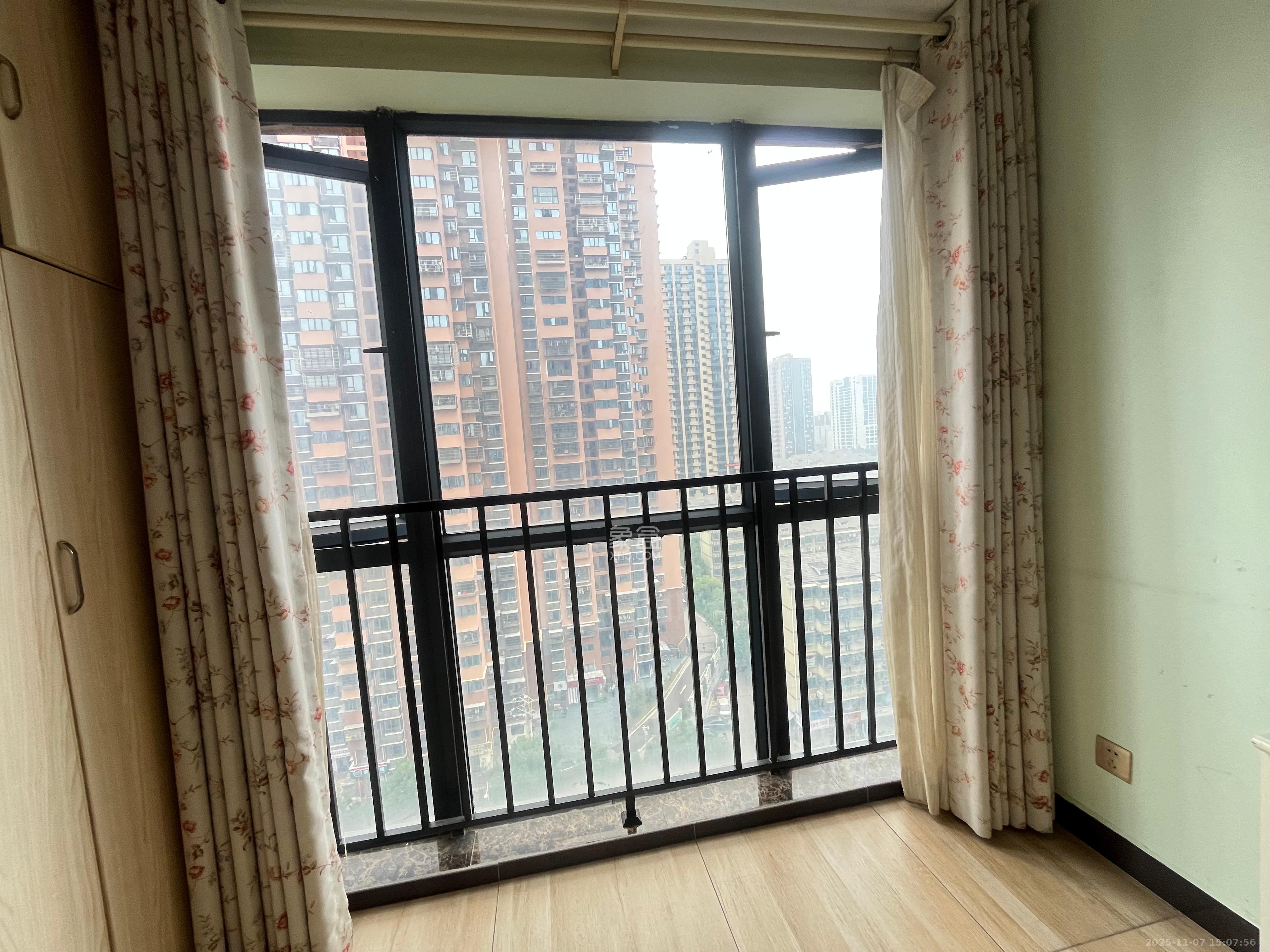 佳兴国际汇  1室1厅1卫    1350.0元/月室内图