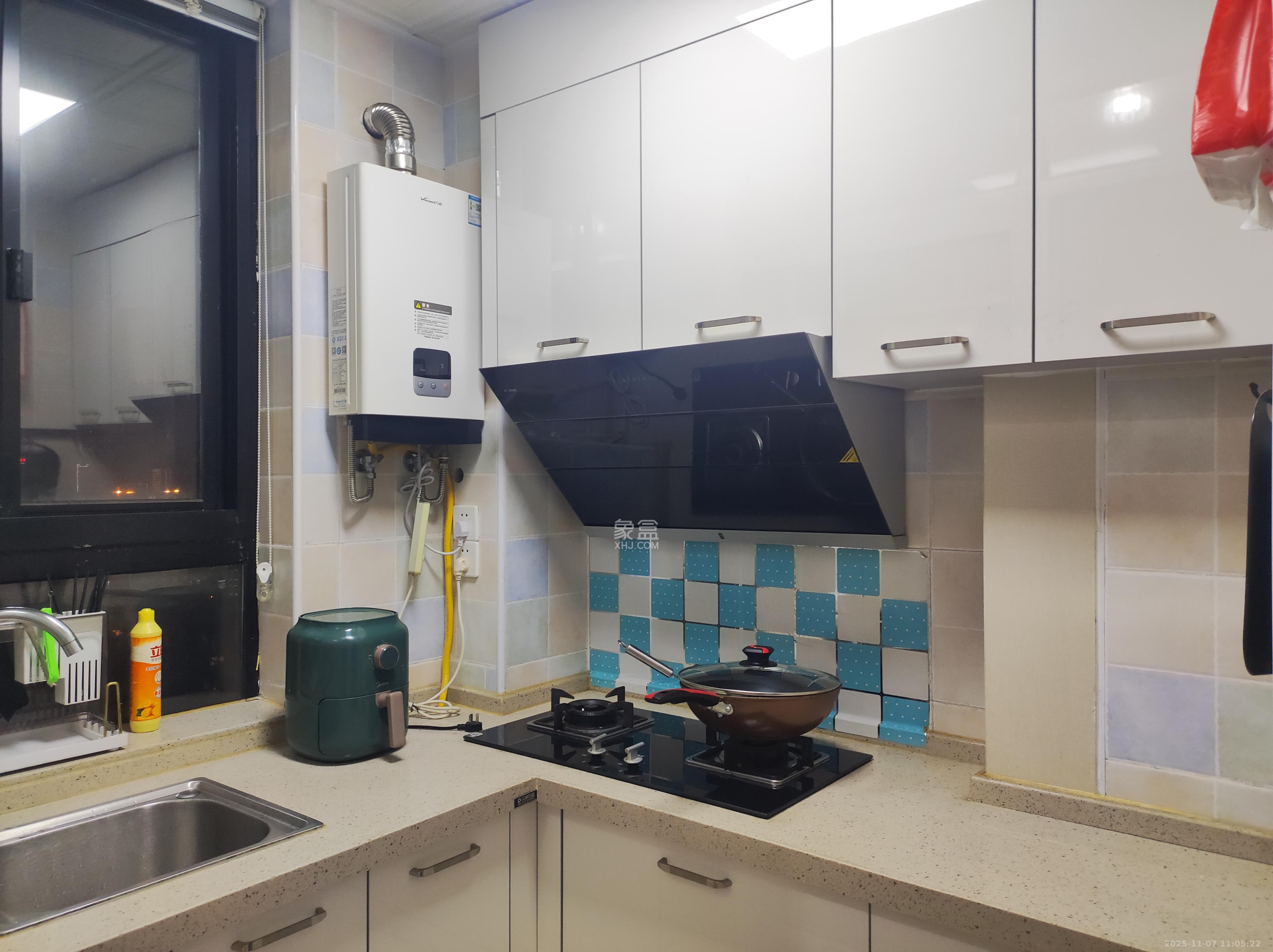 长大卧琥  1室1厅1卫    2000.0元/月室内图