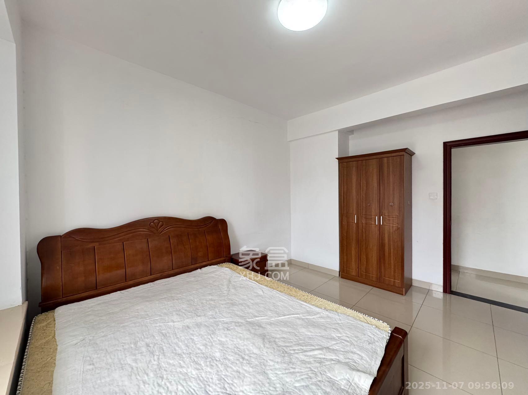 金鼎公园尚  2室2厅1卫    2000.0元/月室内图