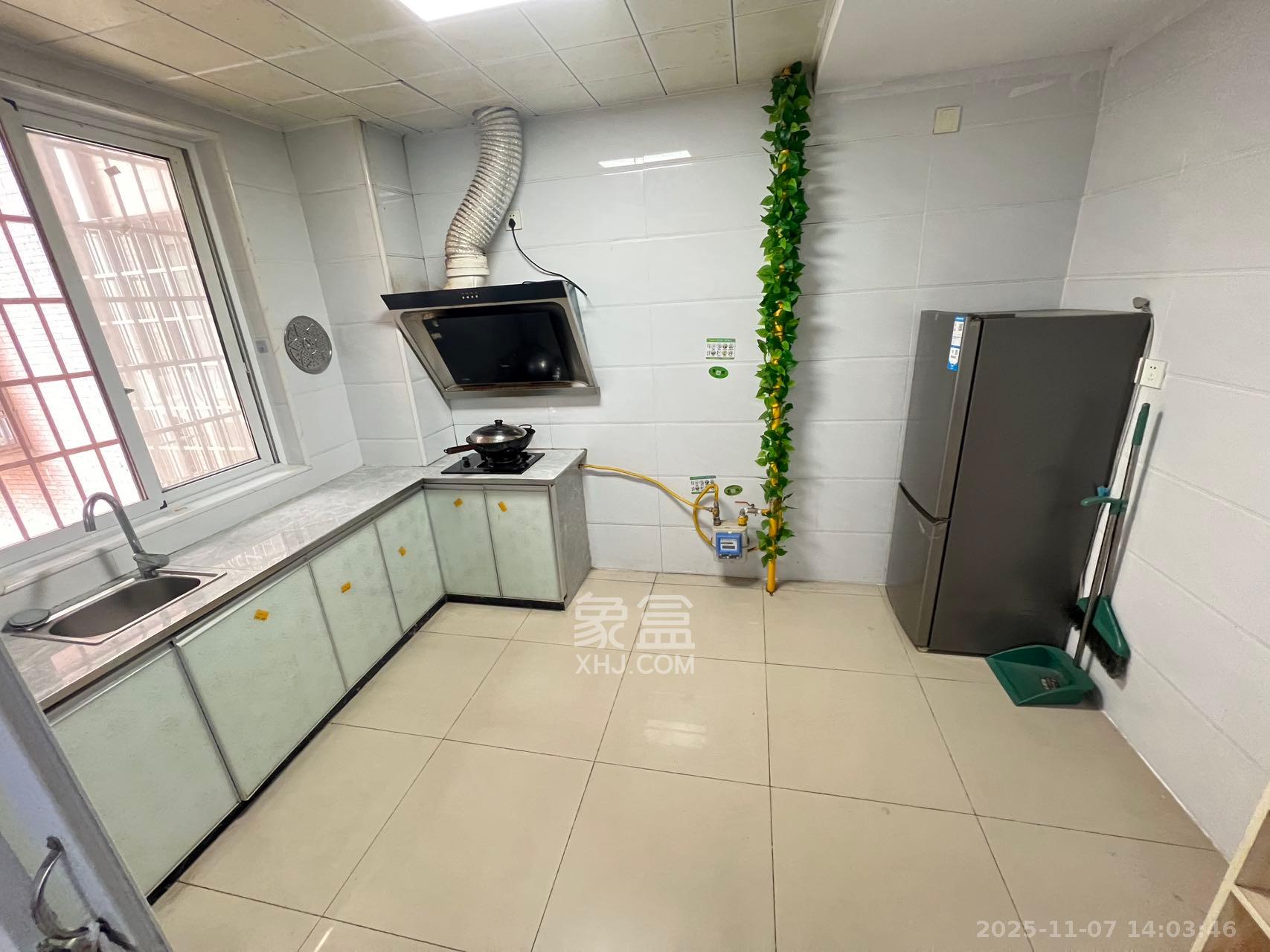 和馨园 1室1厅1卫 1450.0元/月 和馨园 1室1厅1卫 1450.0元/月室内图