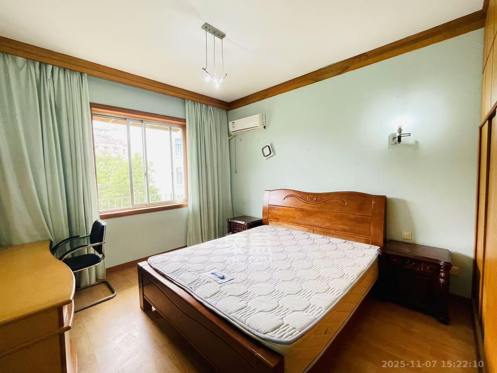 陈家湖小区  4室2厅2卫    3200.0元/月室内图