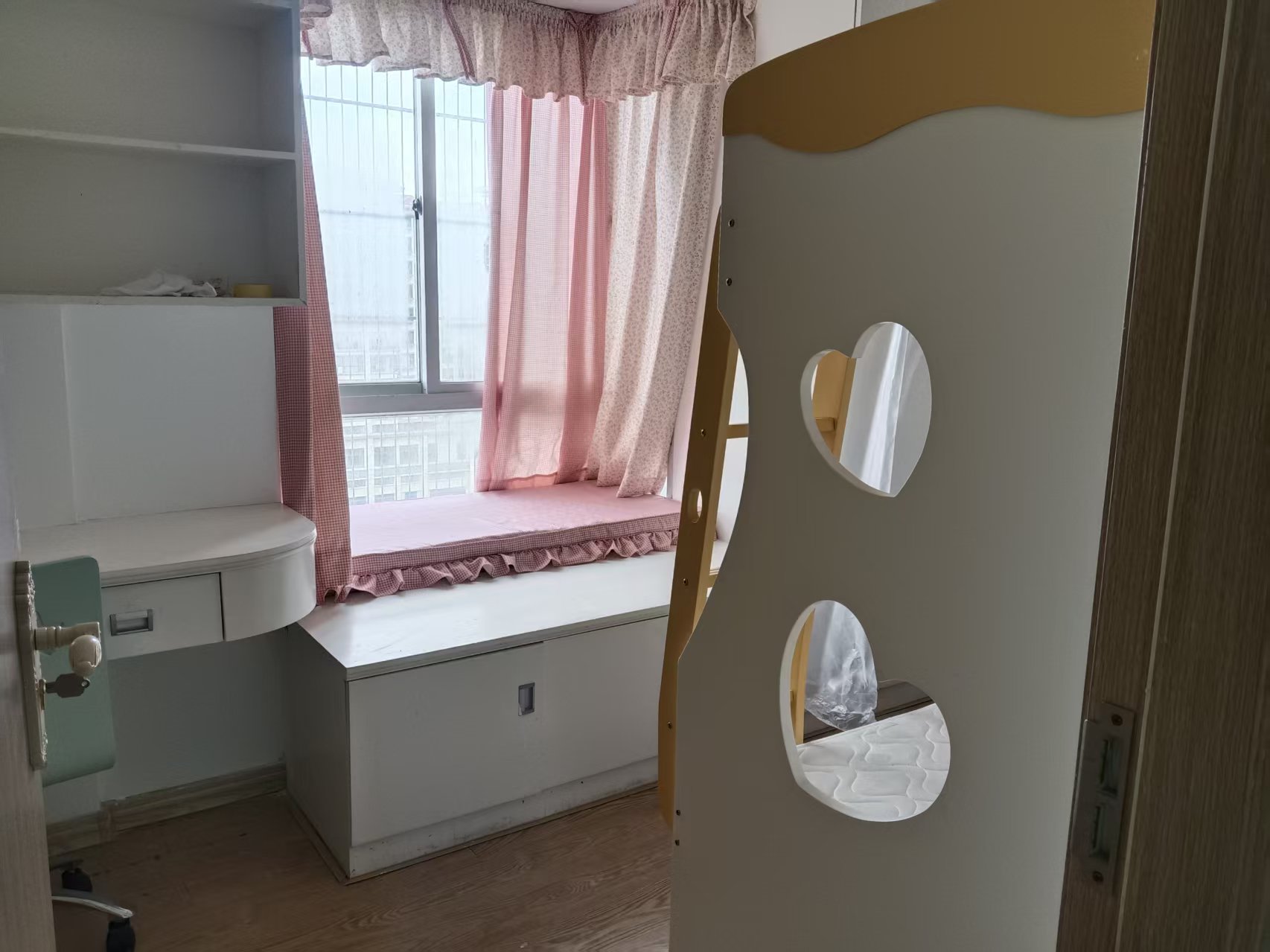 福秀小区 2室2厅1卫 2000.0元/月 福秀小区 2室2厅1卫 2000.0元/月室内图