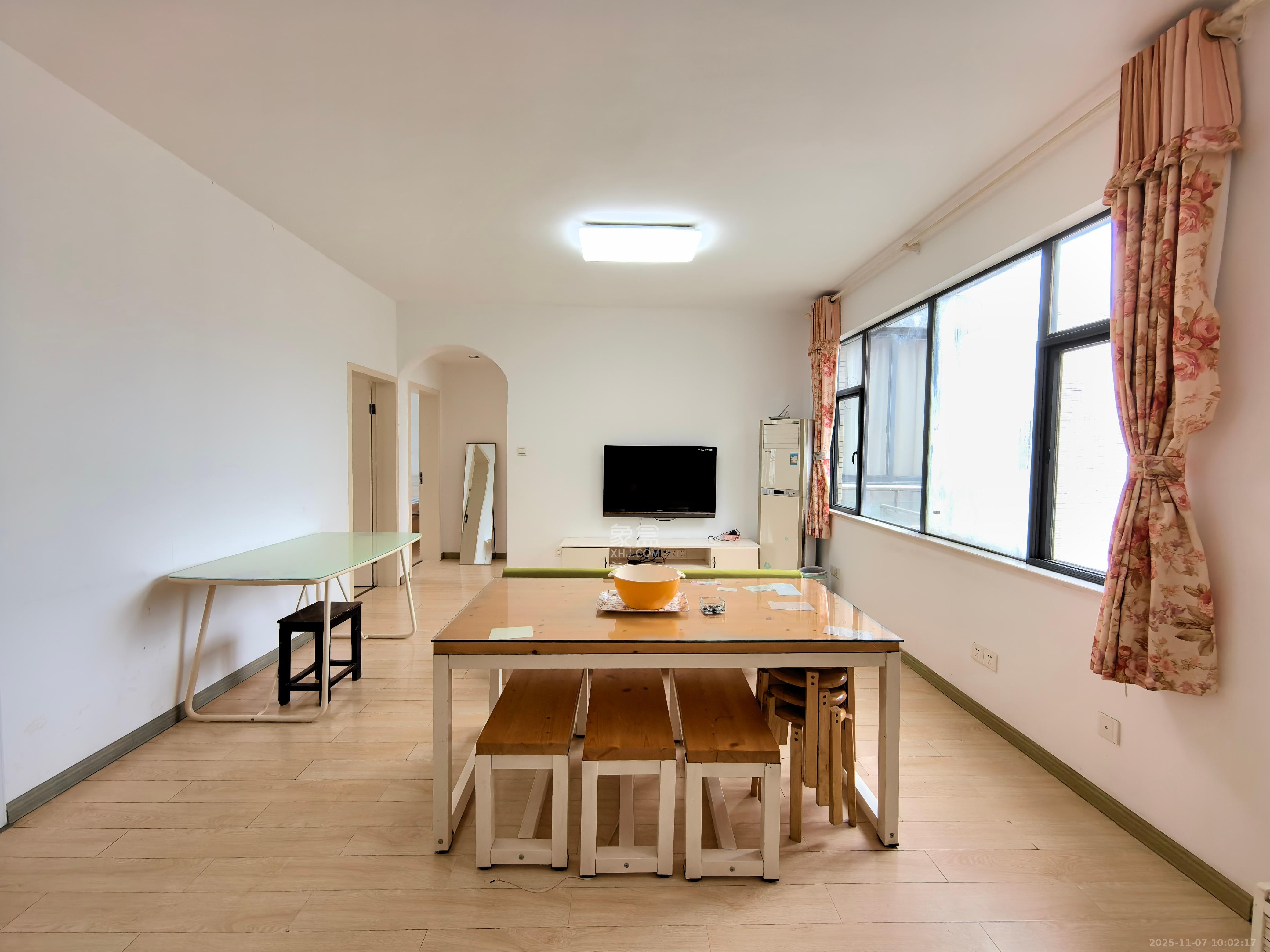 星城映象  3室2厅1卫    2500.0元/月