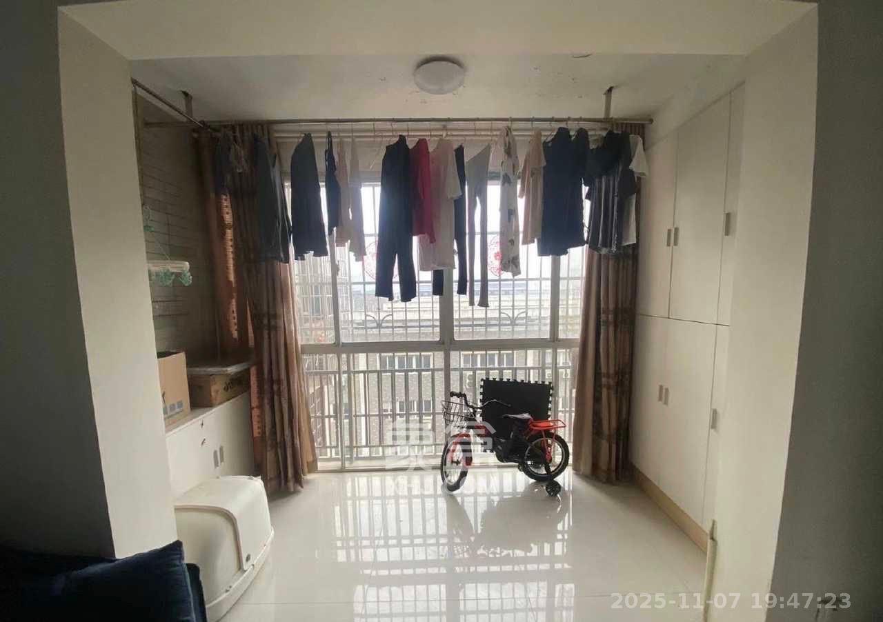 金领公寓（金荣公寓）  1室2厅1卫    2300.0元/月室内图