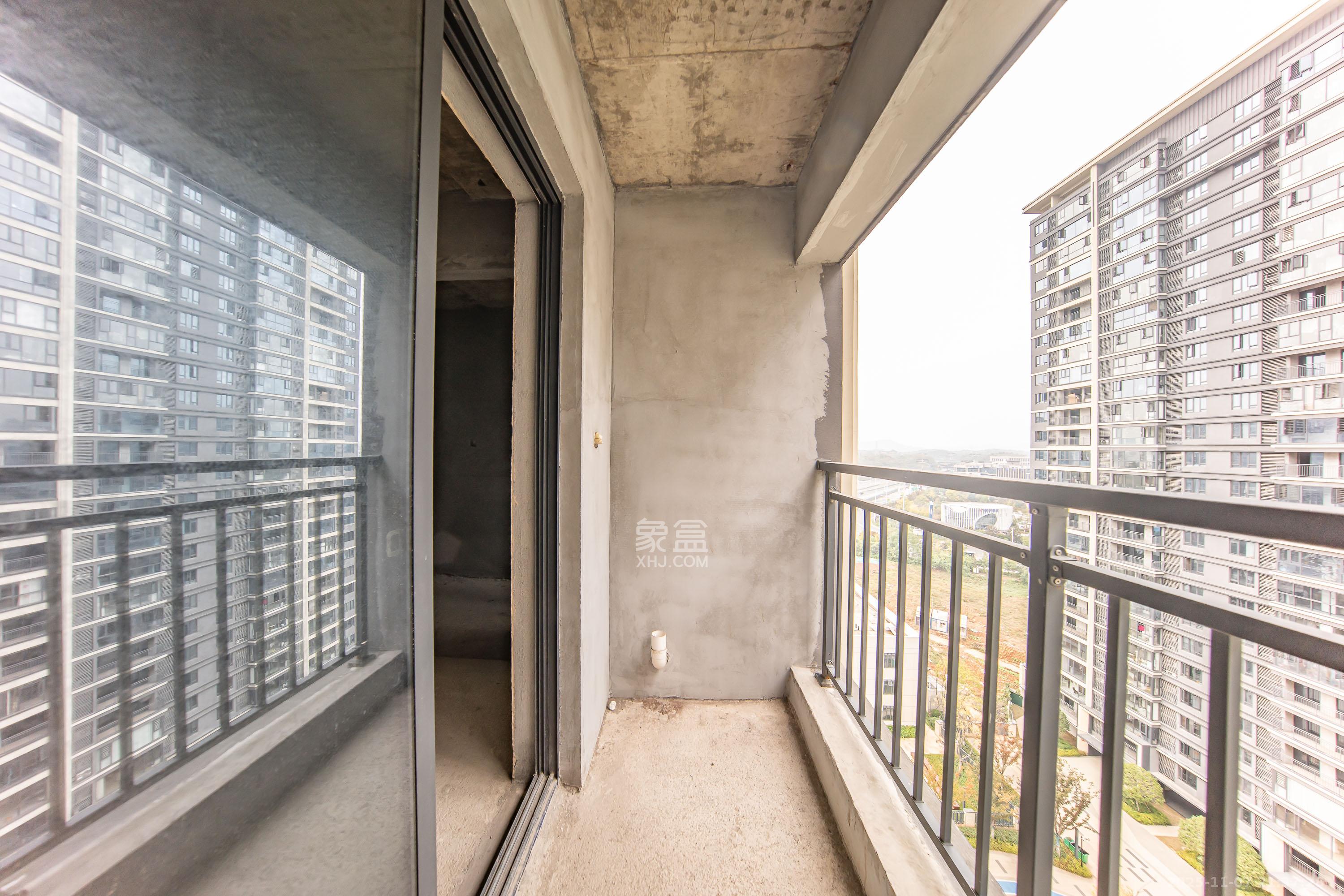 汉高学士府 4室2厅2卫 107.0万 汉高学士府 4室2厅2卫 107.0万阳台