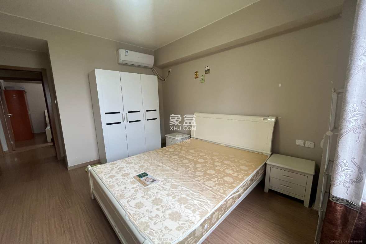 麓谷小镇 3室2厅1卫 2200.0元/月 麓谷小镇 3室2厅1卫 2200.0元/月室内图