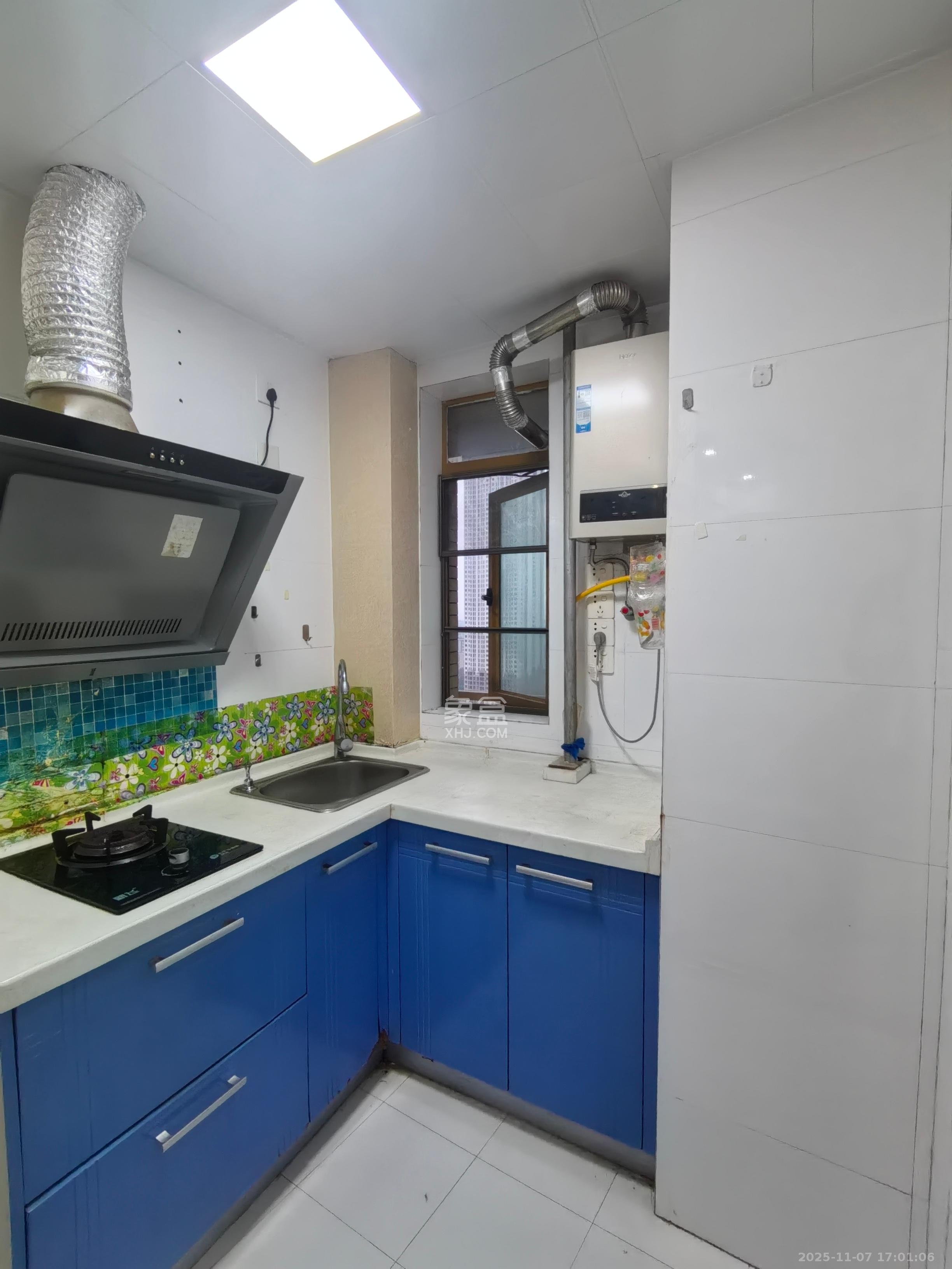 天健芙蓉盛世一期  1室1厅1卫    1700.0元/月室内图