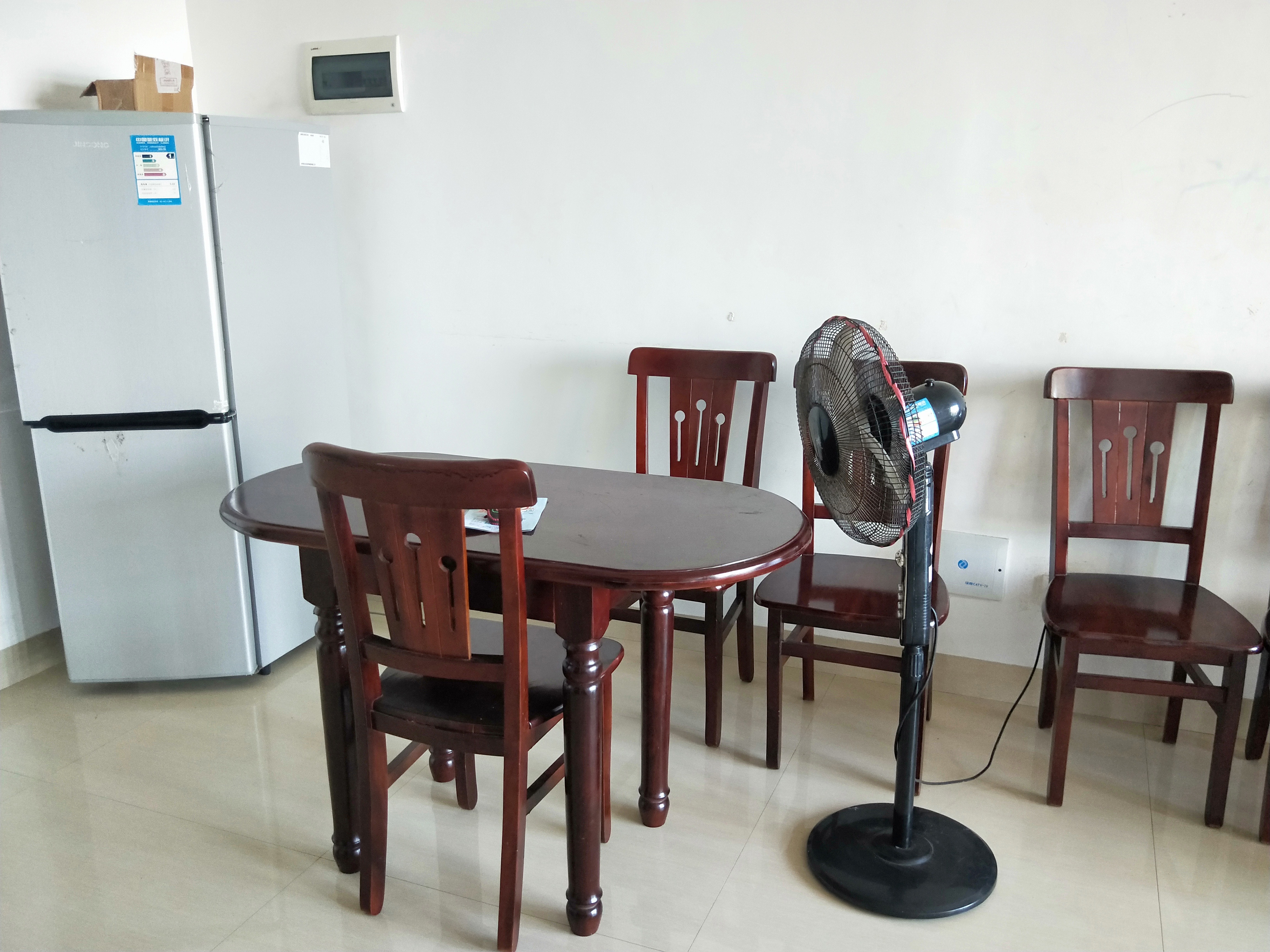 凤翔花园(A区) 2室2厅1卫 1700.0元/月 凤翔花园(A区) 2室2厅1卫 1700.0元/月室内图