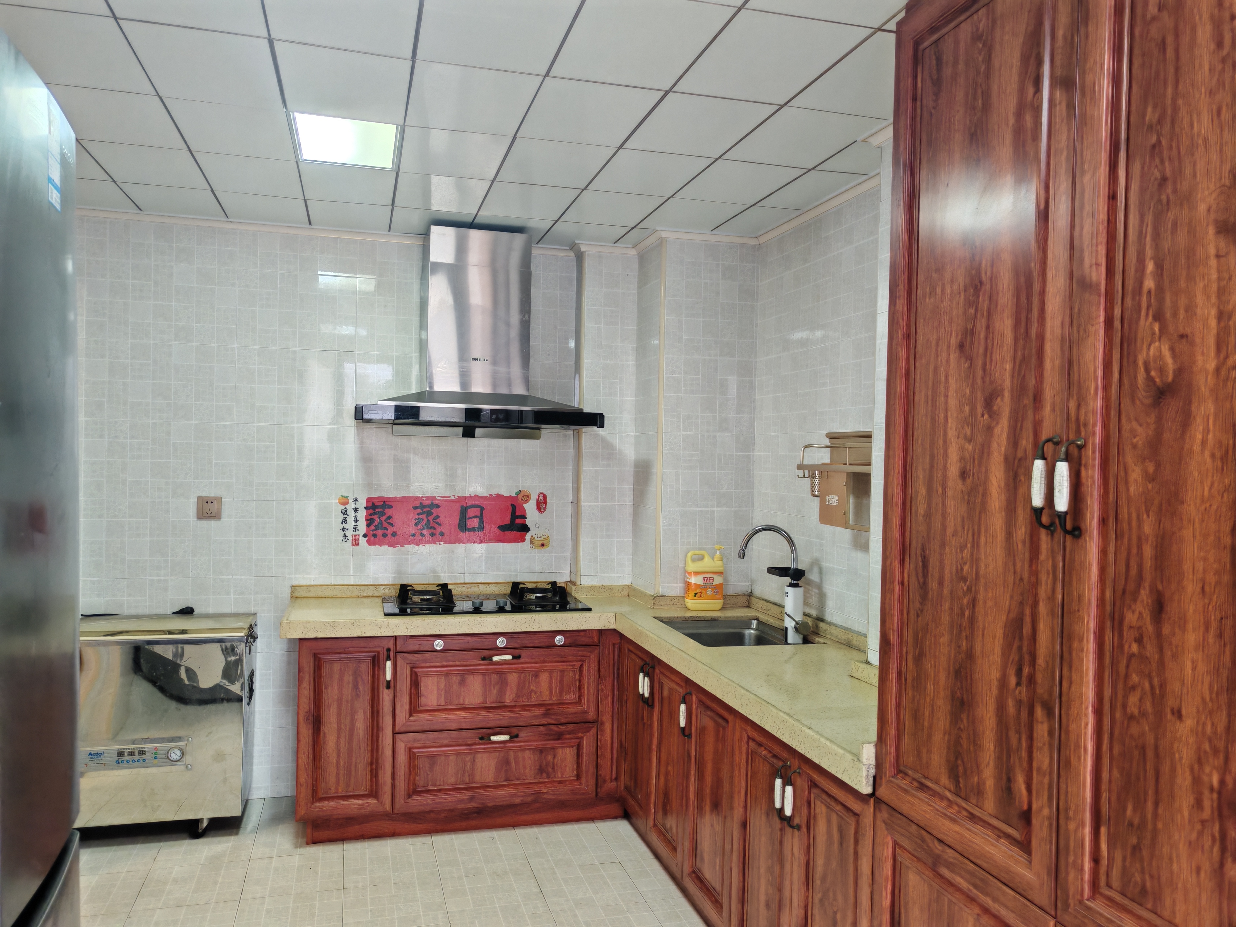 怡和湖城大境 2室2厅1卫 3200.0元/月 怡和湖城大境 2室2厅1卫 3200.0元/月室内图