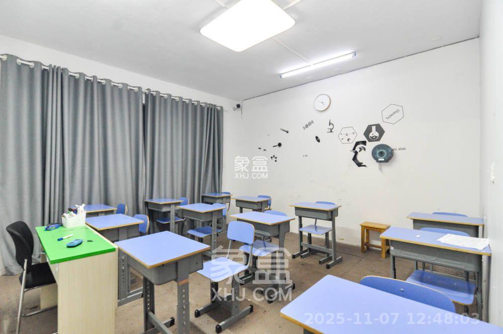 中海梅溪湖壹号 4室2厅3卫 4300.0元/月 中海梅溪湖壹号 4室2厅3卫 4300.0元/月室内图