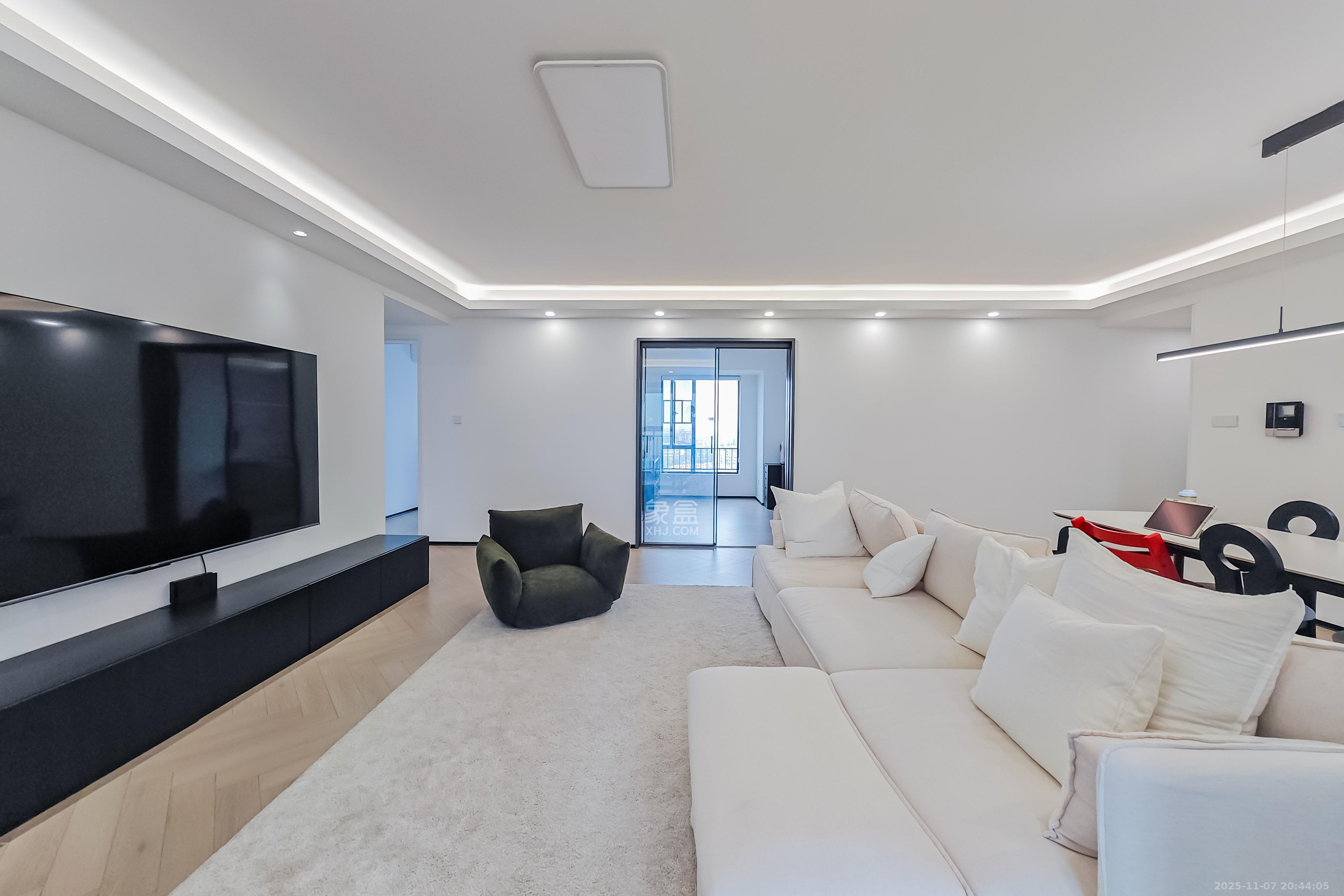 万科金域华府三四期 4室2厅2卫 142.0万 万科金域华府三四期 4室2厅2卫 142.0万客厅