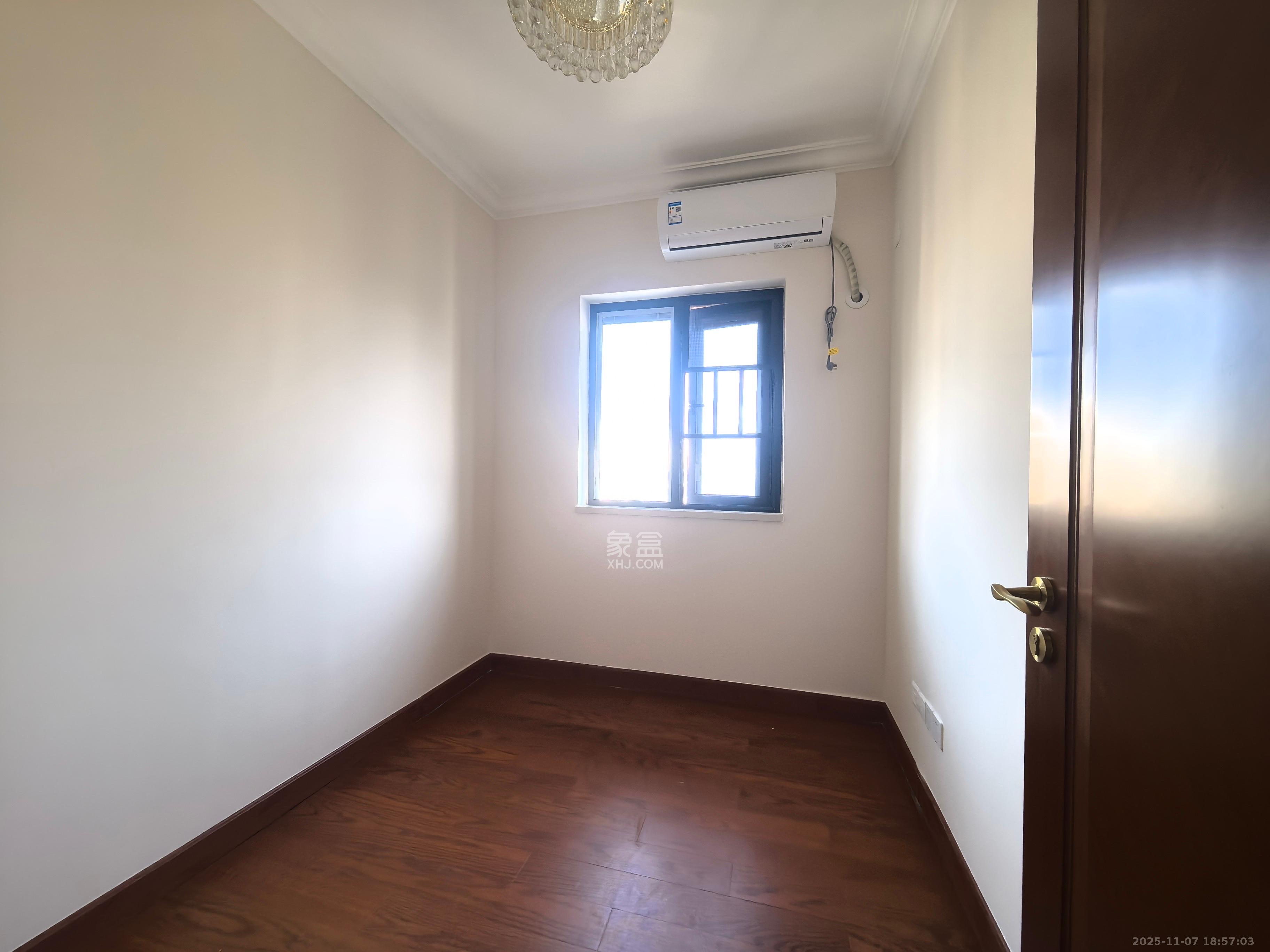 恒大雅苑 4室2厅2卫 4200.0元/月 恒大雅苑 4室2厅2卫 4200.0元/月室内图