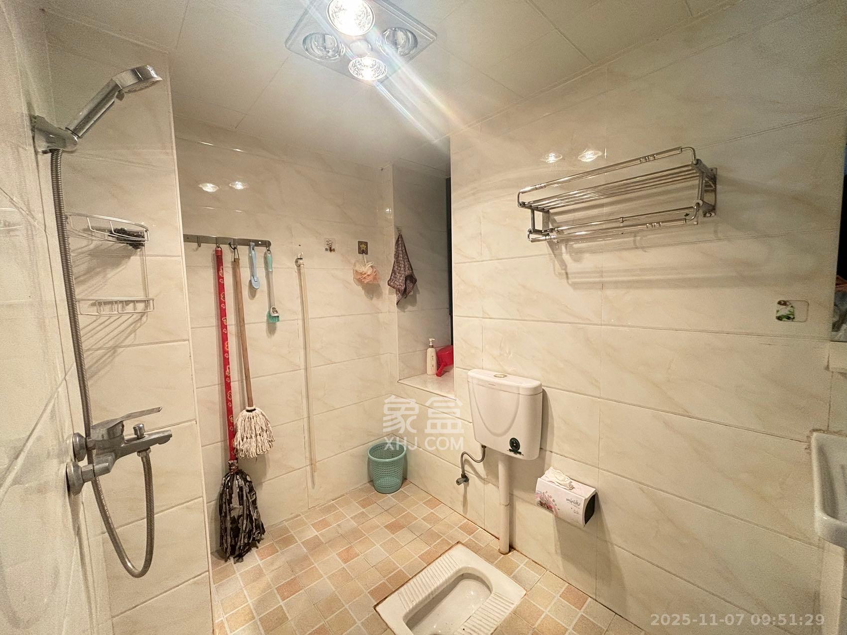 中南红领邦（红星嘉和苑）  3室2厅1卫    2000.0元/月室内图