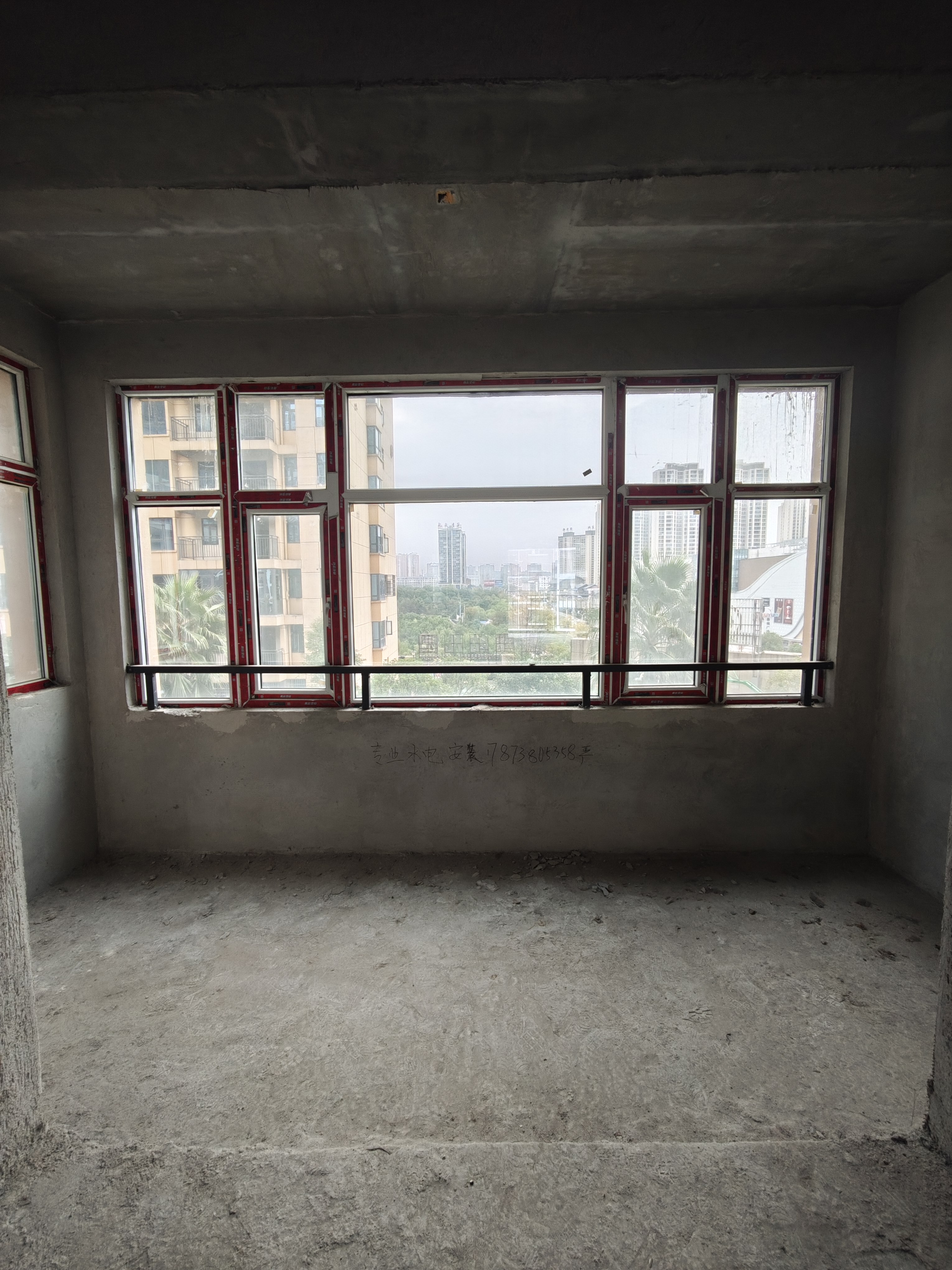 三星华厦  3室2厅2卫    59.8万阳台