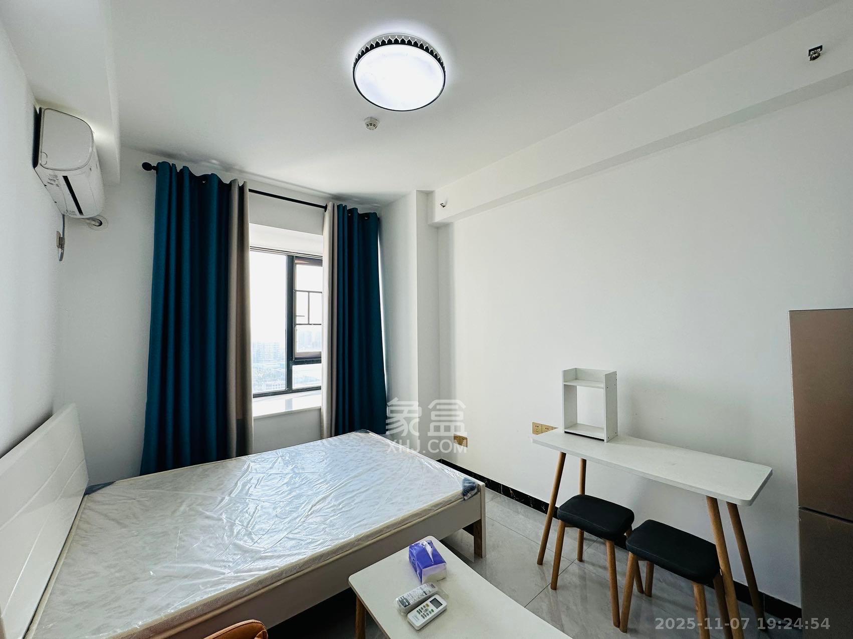 保利麓谷林语I区  1室1厅1卫    1500.0元/月室内图