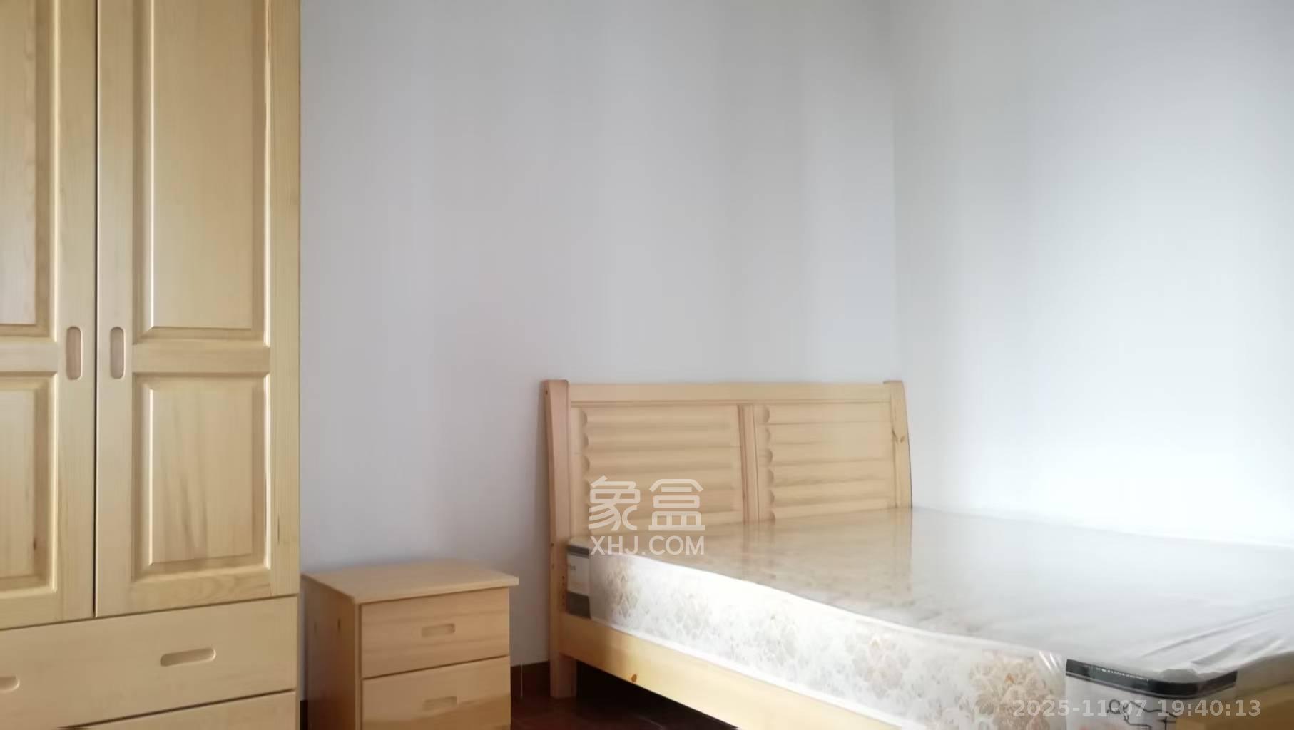 顺安大厦  3室2厅1卫    3000.0元/月室内图