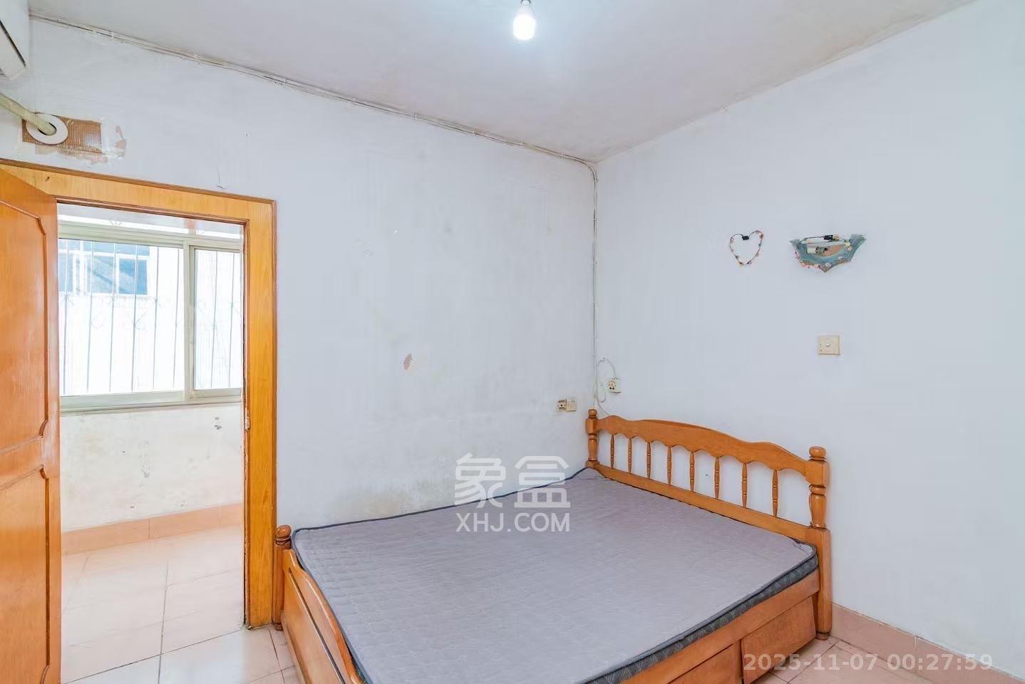 东风二村社区绸厂宿舍 2室1厅1卫 1500.0元/月 东风二村社区绸厂宿舍 2室1厅1卫 1500.0元/月室内图