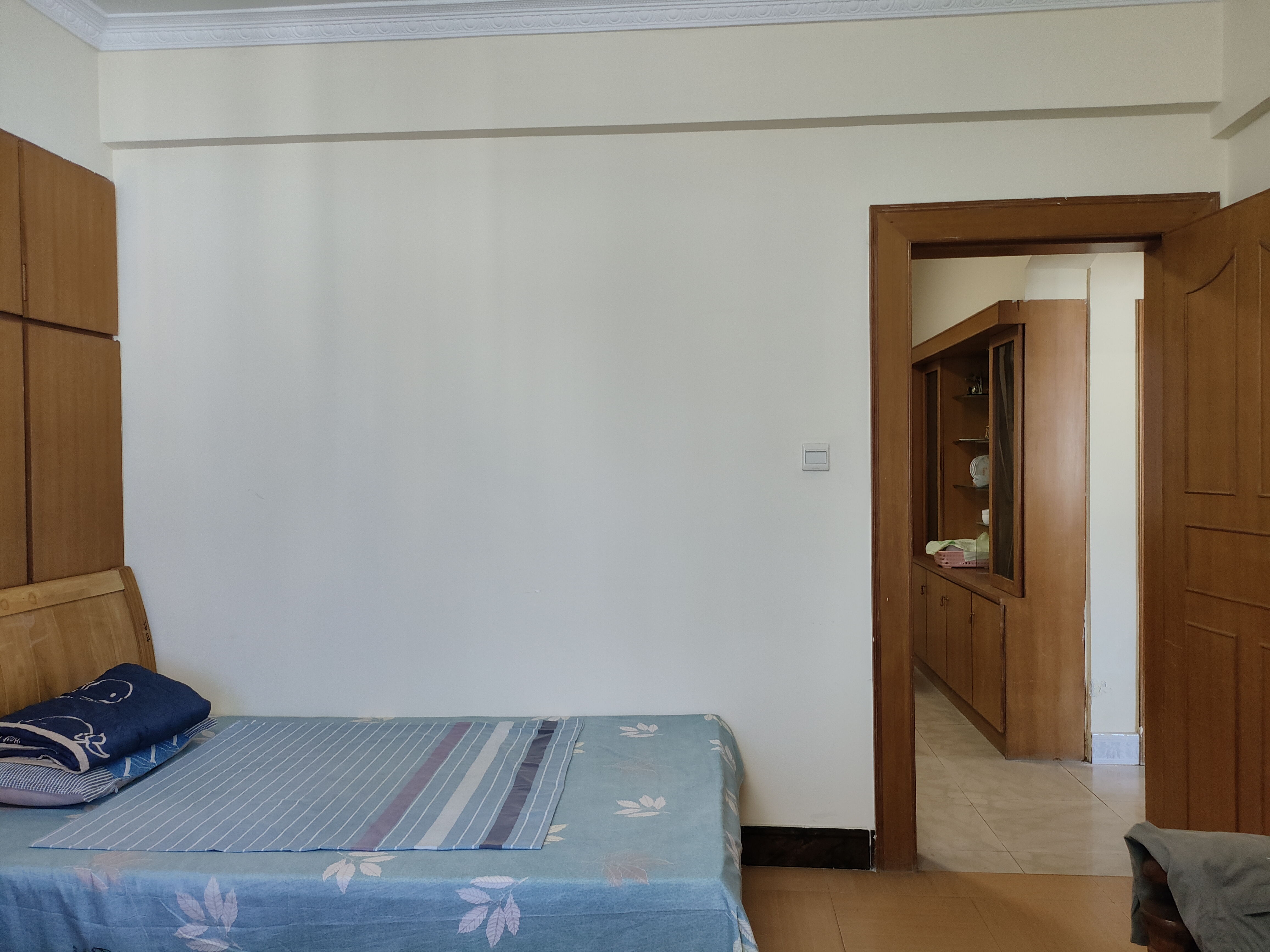 海口农行宿舍（海秀路48-1号）  3室2厅2卫    2400.0元/月室内图