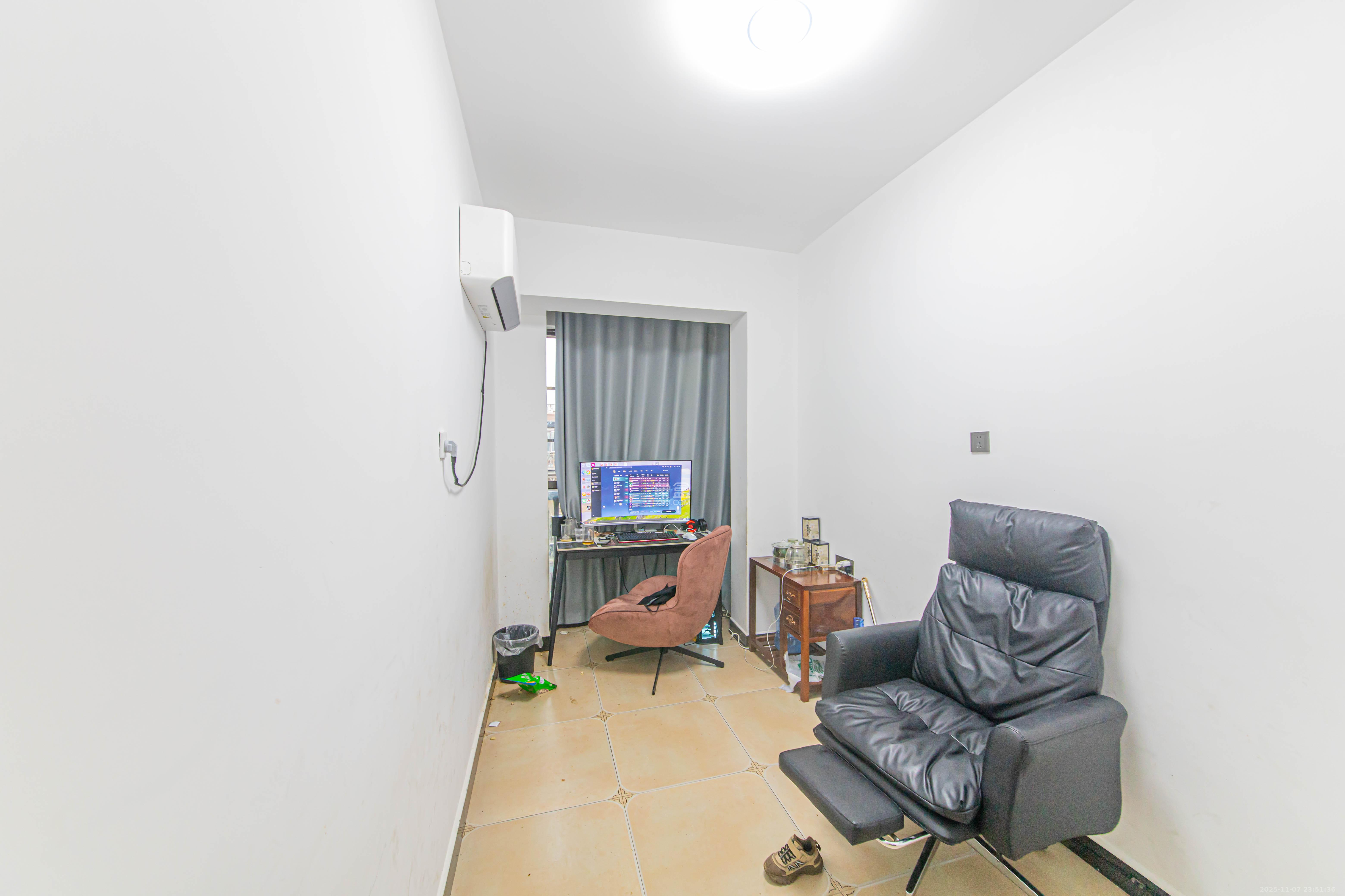 绿地公馆（绿地名邸）  3室2厅2卫    92.0万卧室