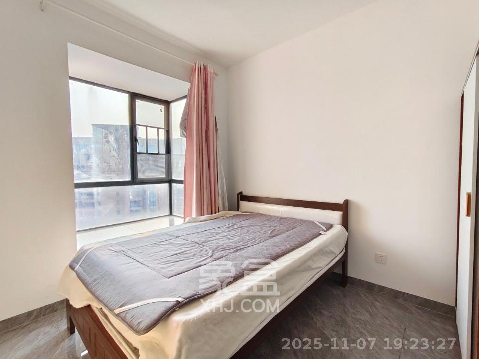 紫华郡  3室2厅1卫    1800.0元/月室内图