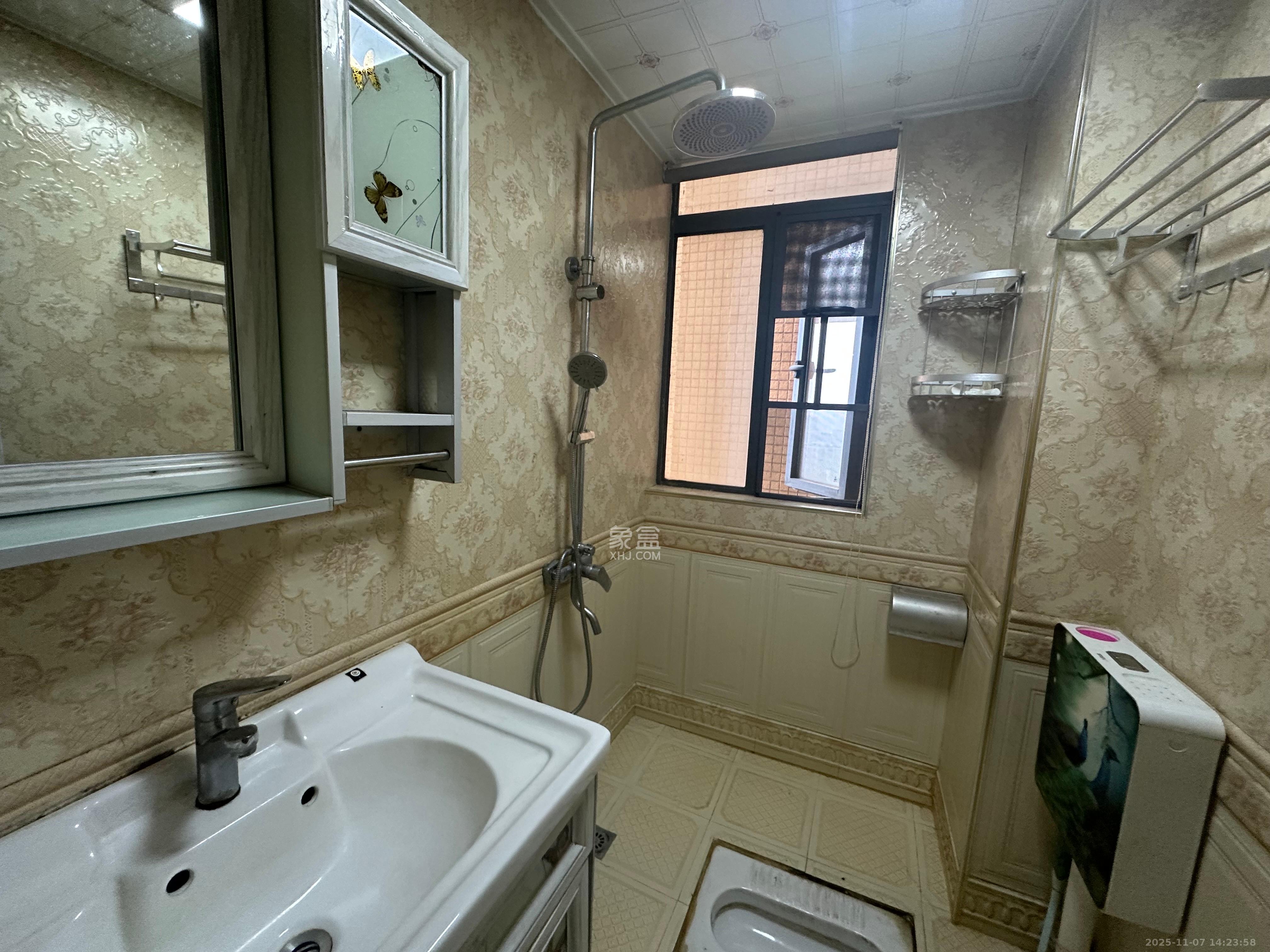 剑桥名门 2室1厅1卫 2200.0元/月 剑桥名门 2室1厅1卫 2200.0元/月室内图