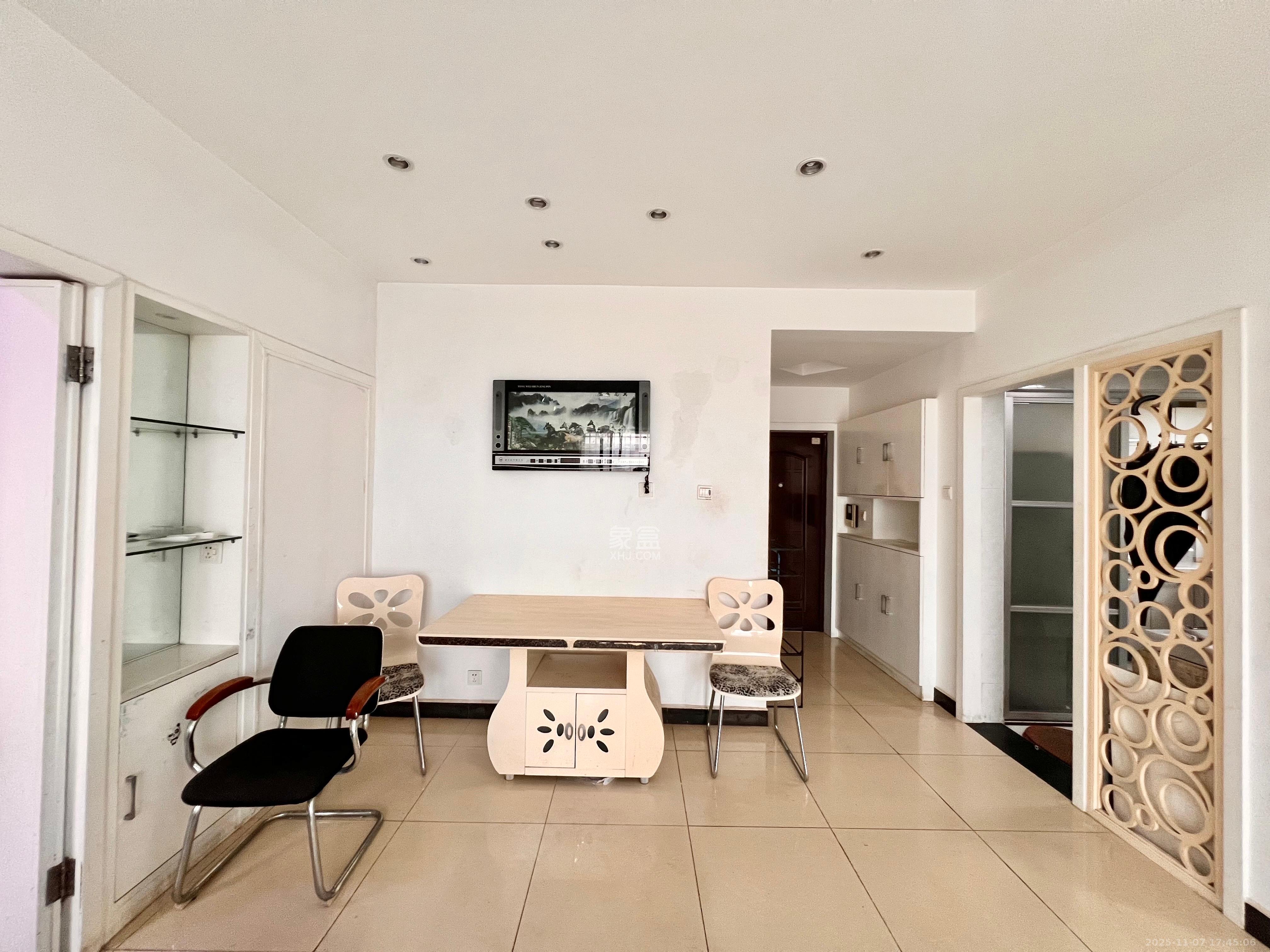 凯姆国际 2室2厅1卫 1900.0元/月 凯姆国际 2室2厅1卫 1900.0元/月室内图