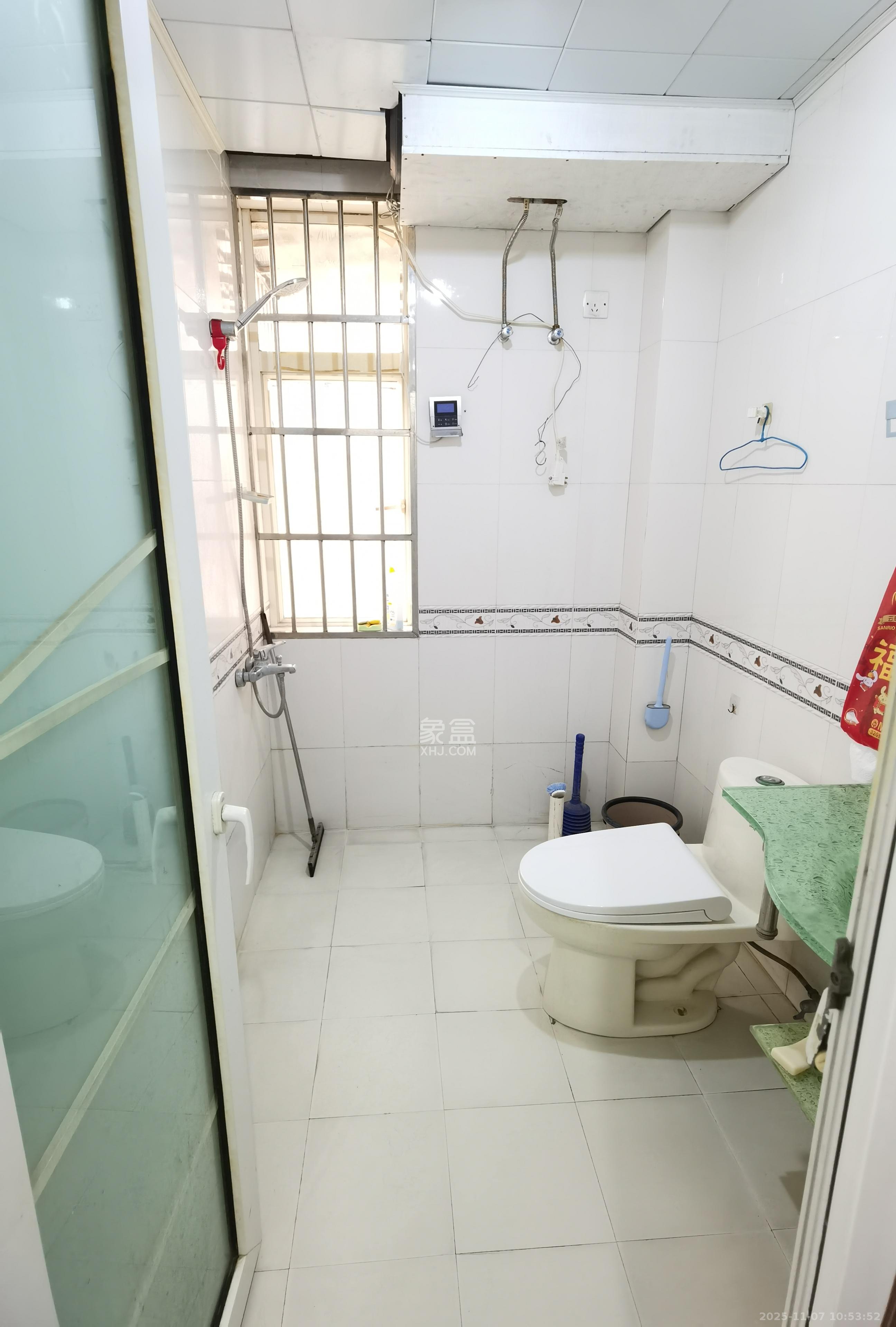 枫林绿洲 3室2厅2卫 2400.0元/月 枫林绿洲 3室2厅2卫 2400.0元/月室内图