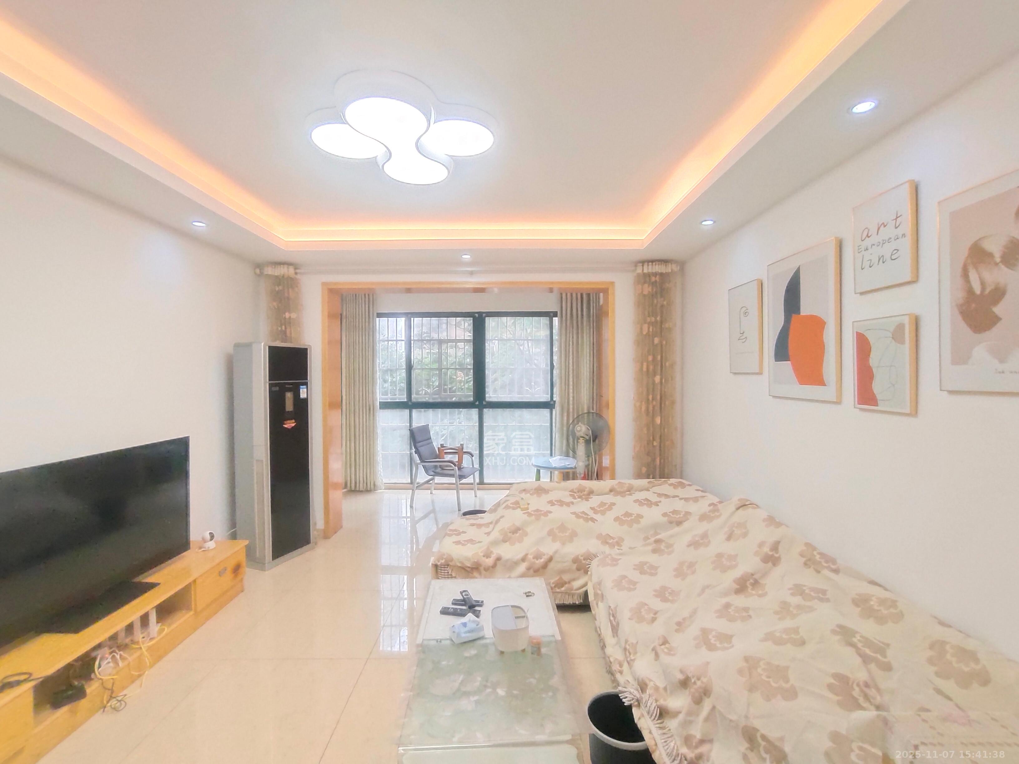 博雅湘水湾  3室2厅2卫    2000.0元/月室内图