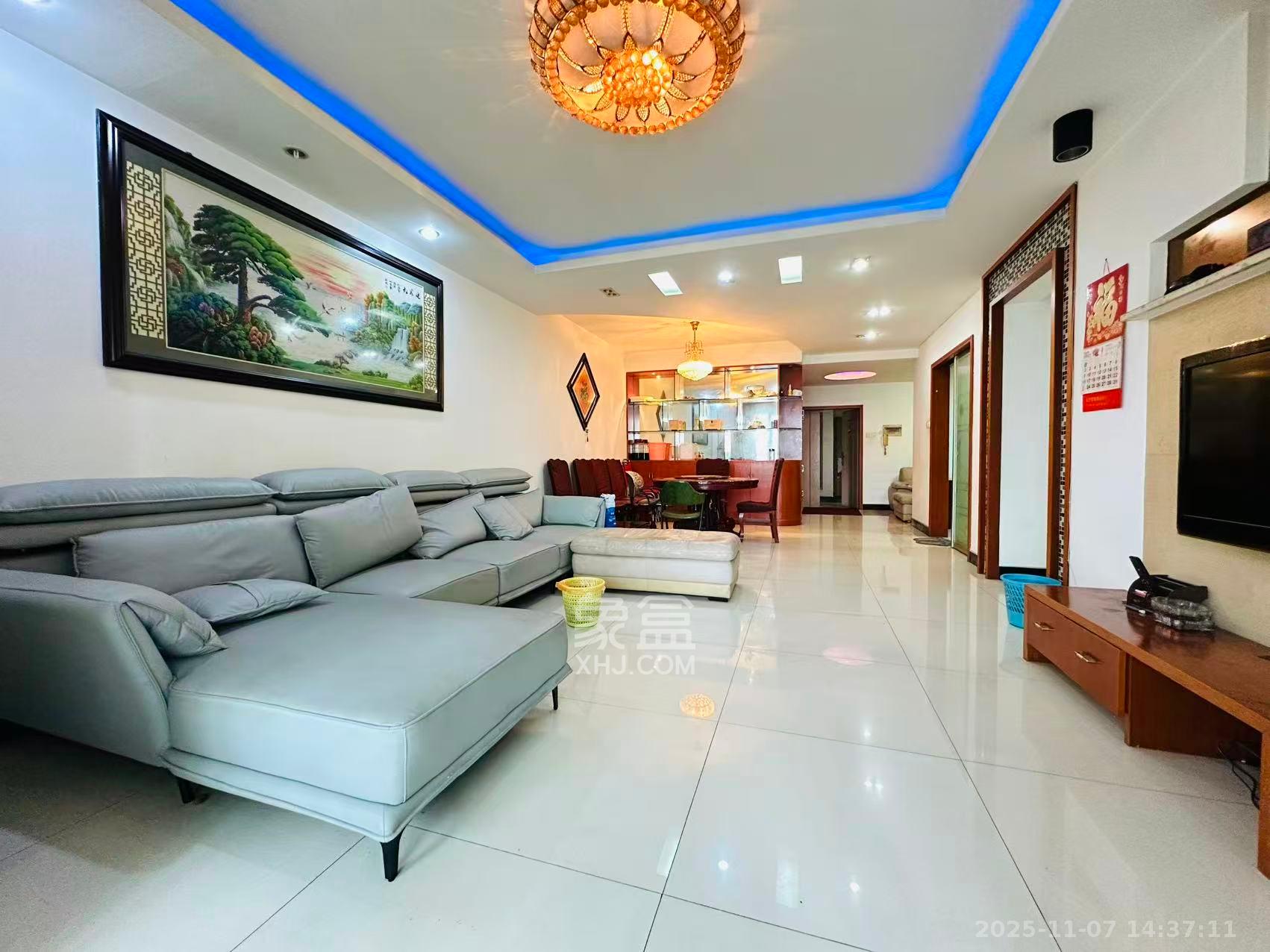 佳阳悦景馨都  3室2厅2卫    2300.0元/月