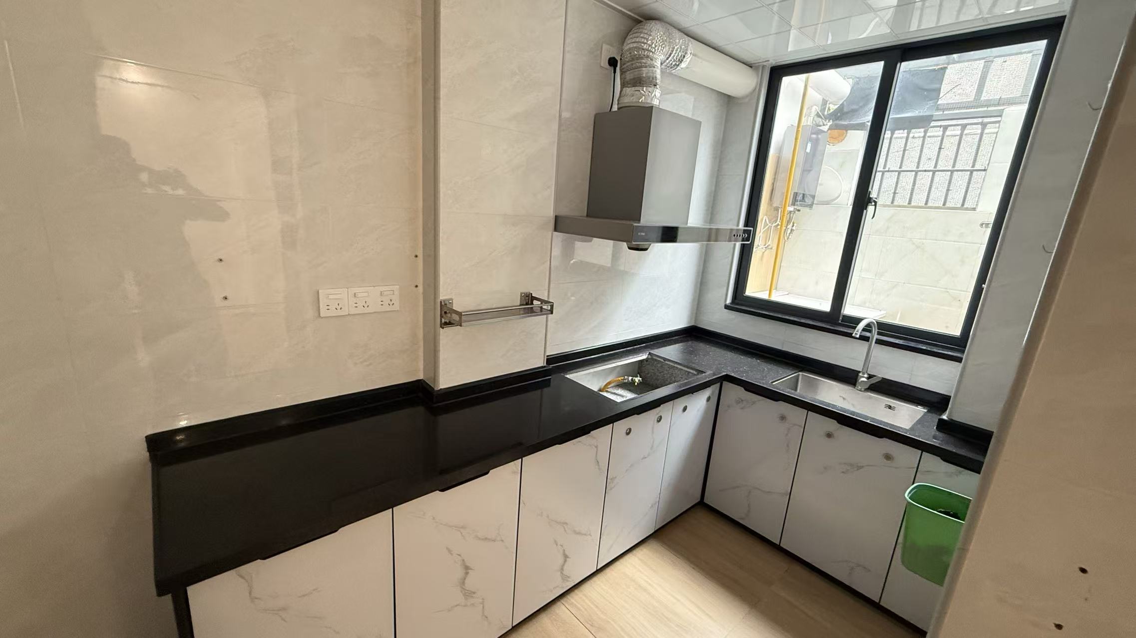 琼山食品厂宿舍 3室2厅1卫 90.0万 琼山食品厂宿舍 3室2厅1卫 90.0万客厅