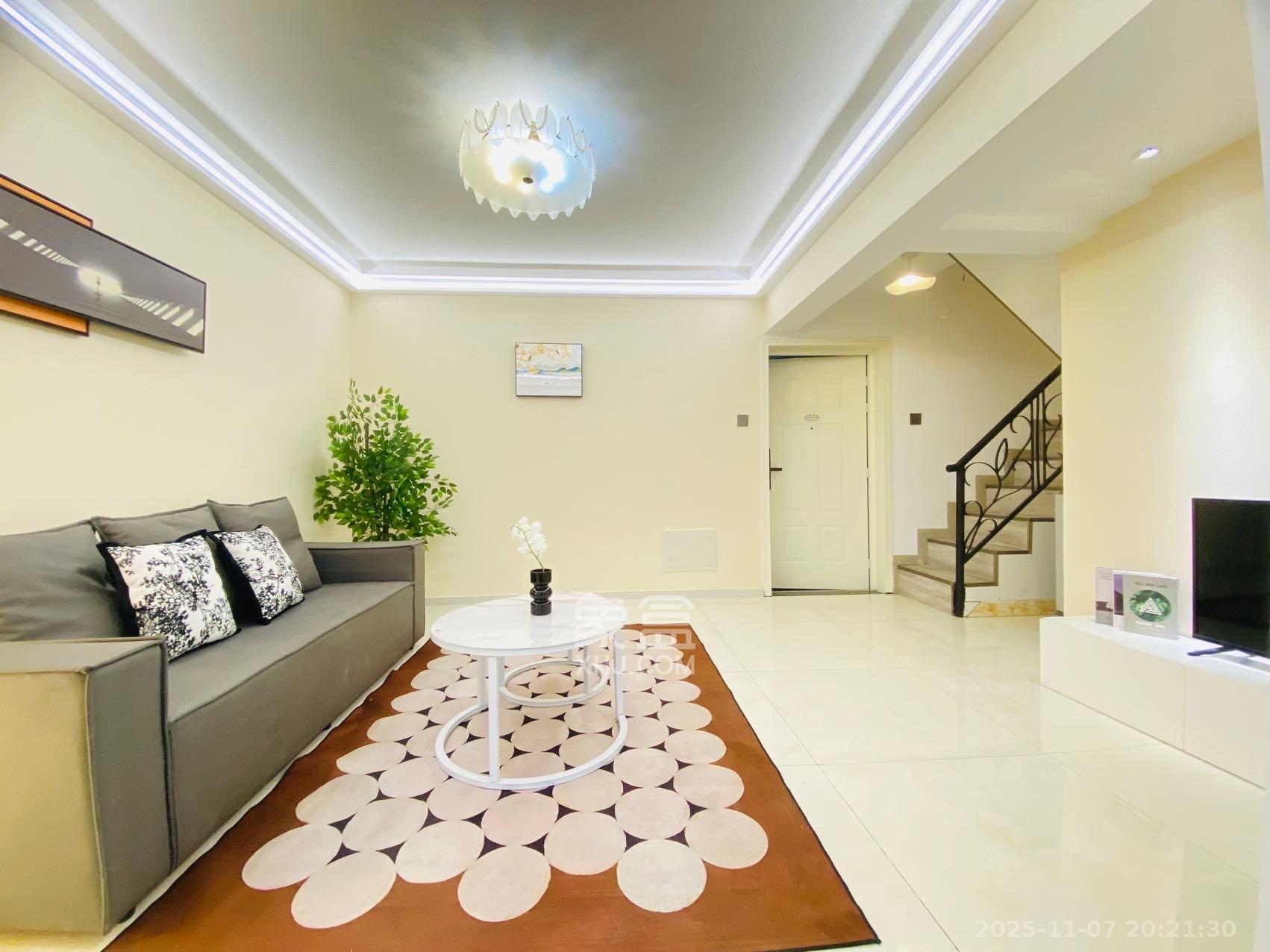 宏景名厦  1室2厅2卫    3580.0元/月室内图