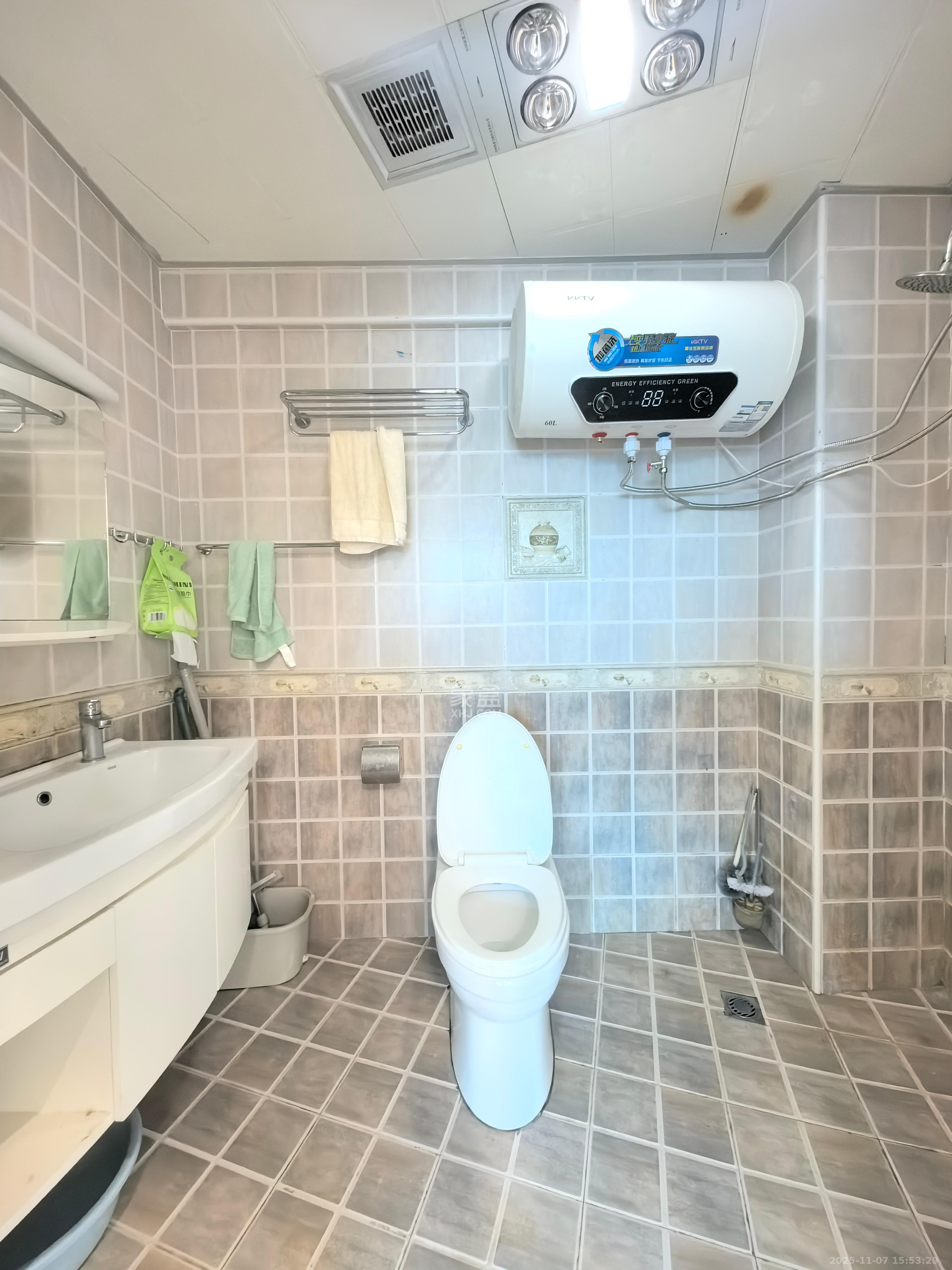 观园国际公寓  1室1厅1卫    2200.0元/月室内图