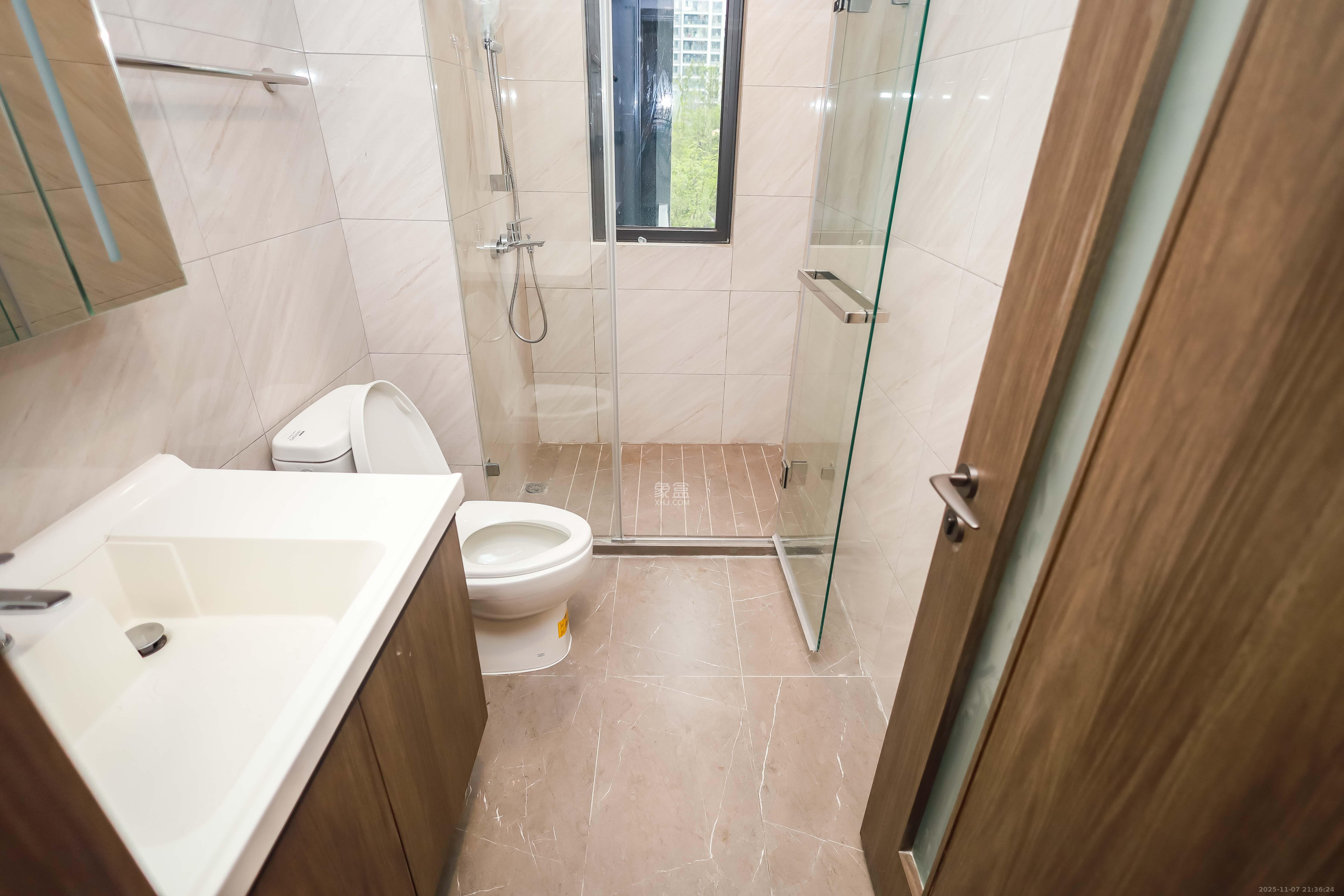 龙湖舜山府 3室2厅1卫 162.0万 龙湖舜山府 3室2厅1卫 162.0万卫生间