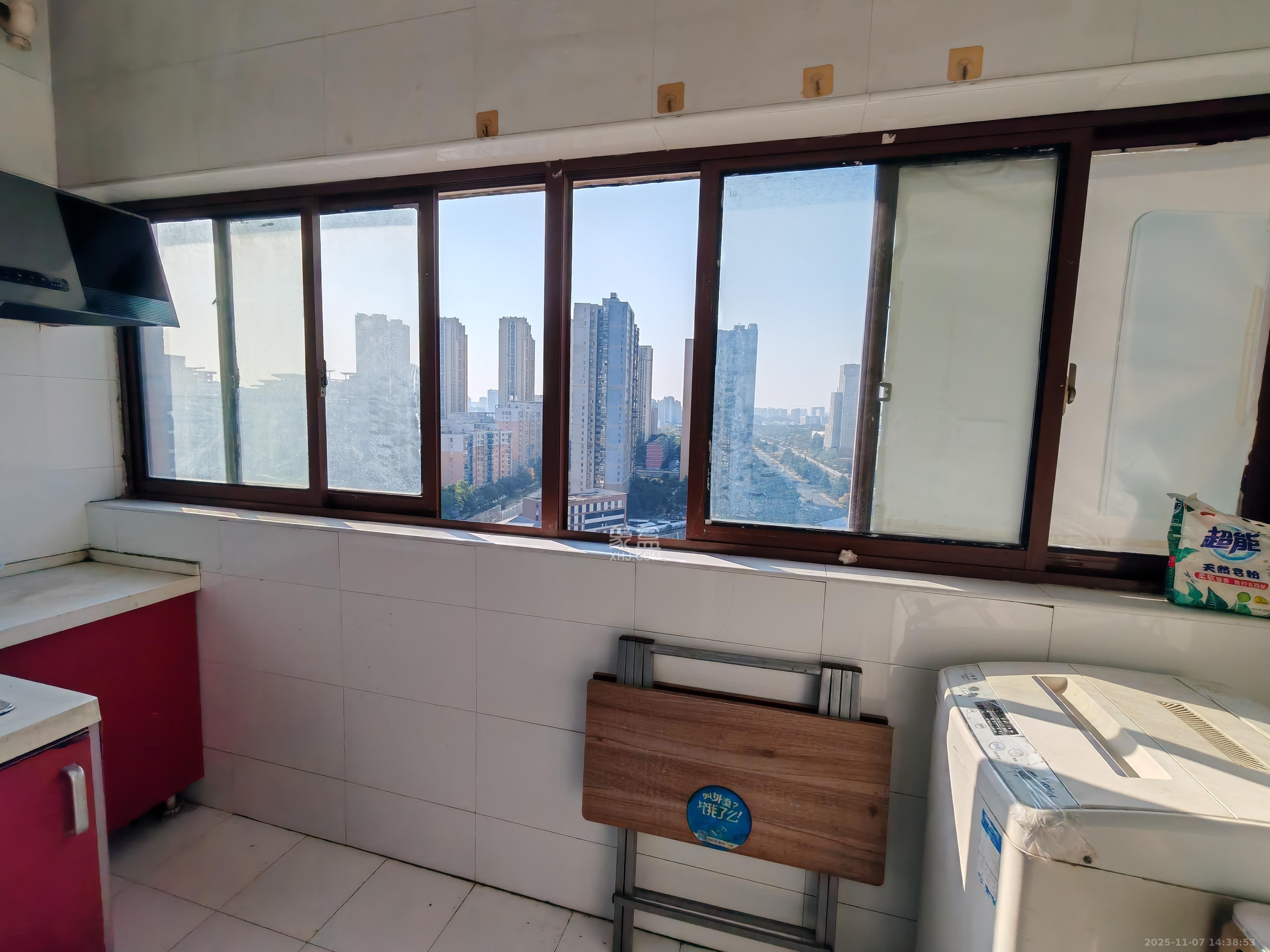 兰卡威国际  1室1厅1卫    1300.0元/月室内图