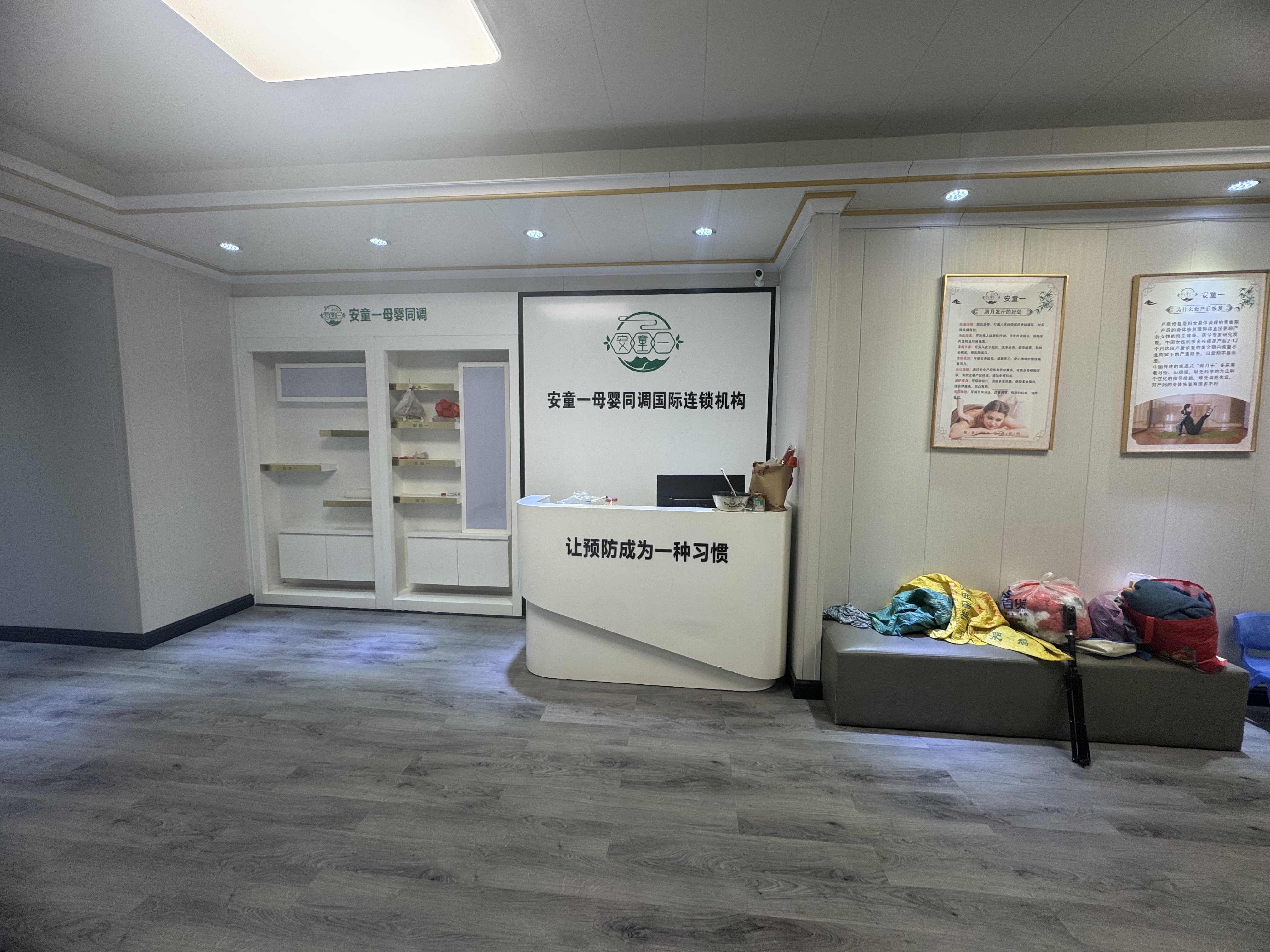 娄星区散盘 4室2厅1卫 34.8万 娄星区散盘 4室2厅1卫 34.8万客厅