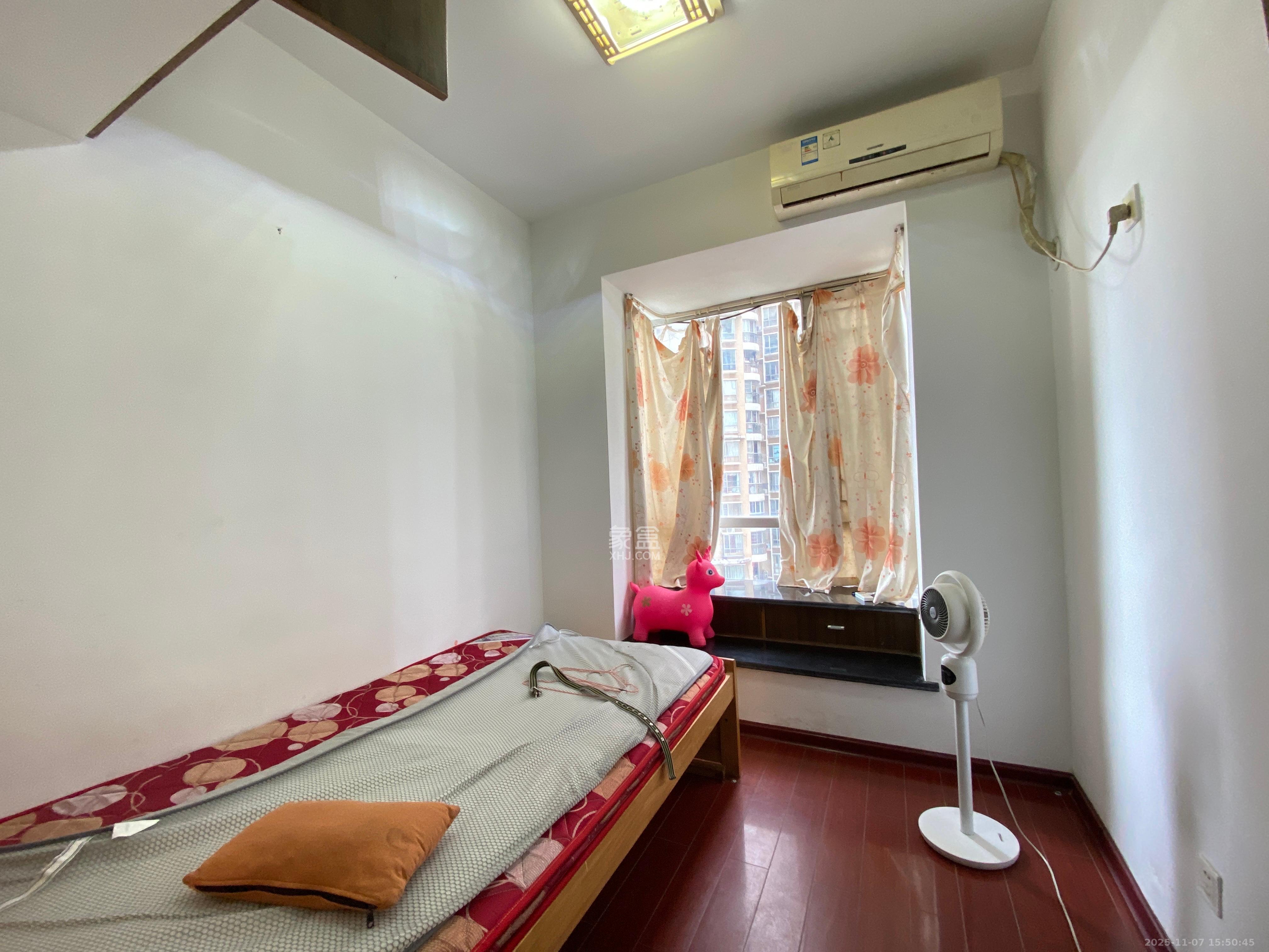 凯通国际城(凯通朝庭) 3室1厅1卫 2300.0元/月 凯通国际城(凯通朝庭) 3室1厅1卫 2300.0元/月室内图