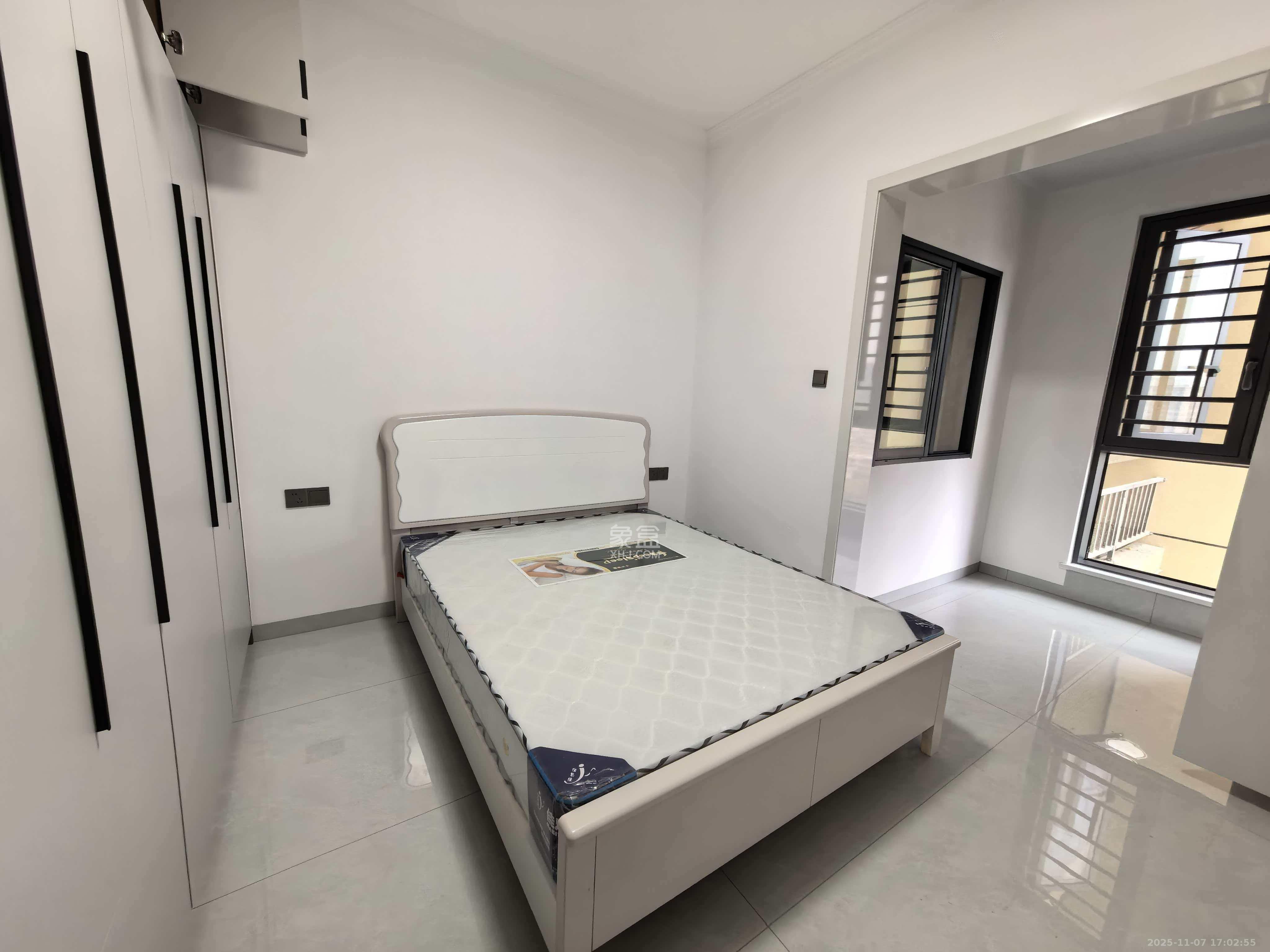 杏梨苑 3室1厅1卫 2300.0元/月 杏梨苑 3室1厅1卫 2300.0元/月室内图