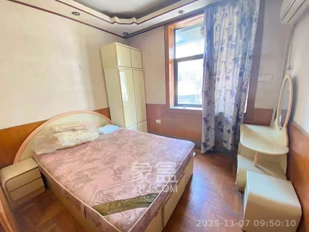 青山祠社区  2室1厅1卫    1300.0元/月室内图