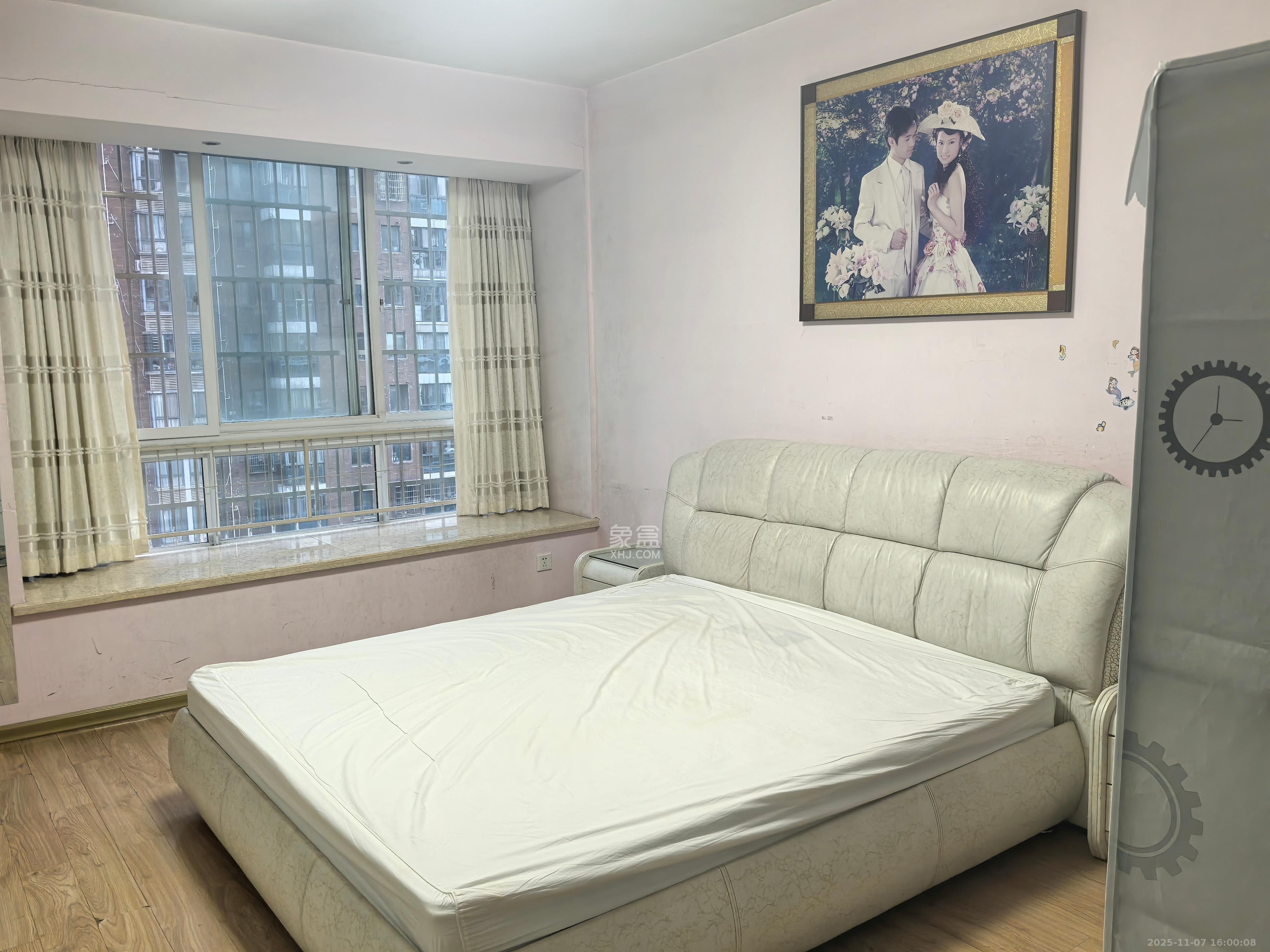 阳光嘉园  3室2厅2卫    3000.0元/月室内图