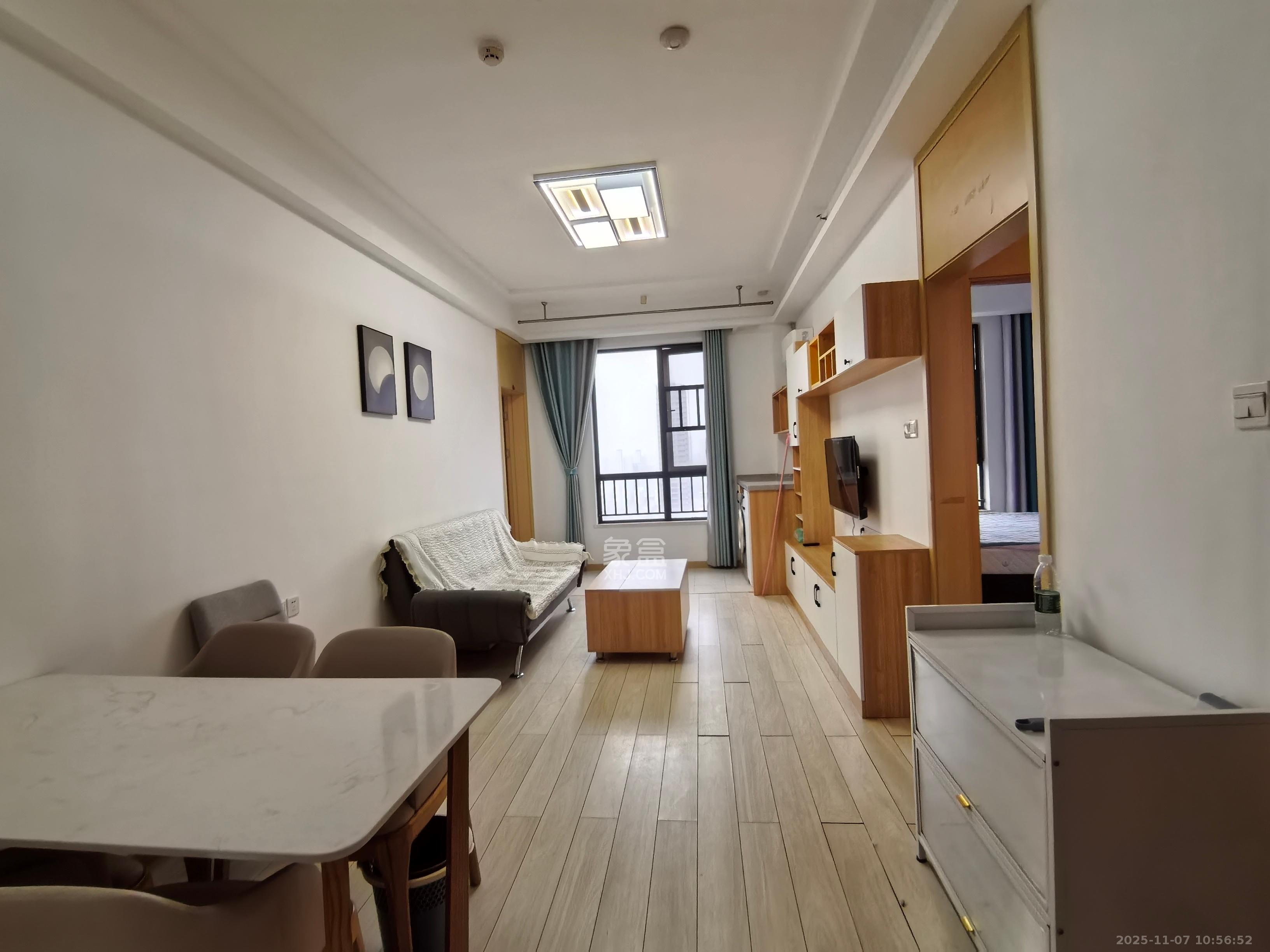 启迪协信中心  2室2厅1卫    2700.0元/月