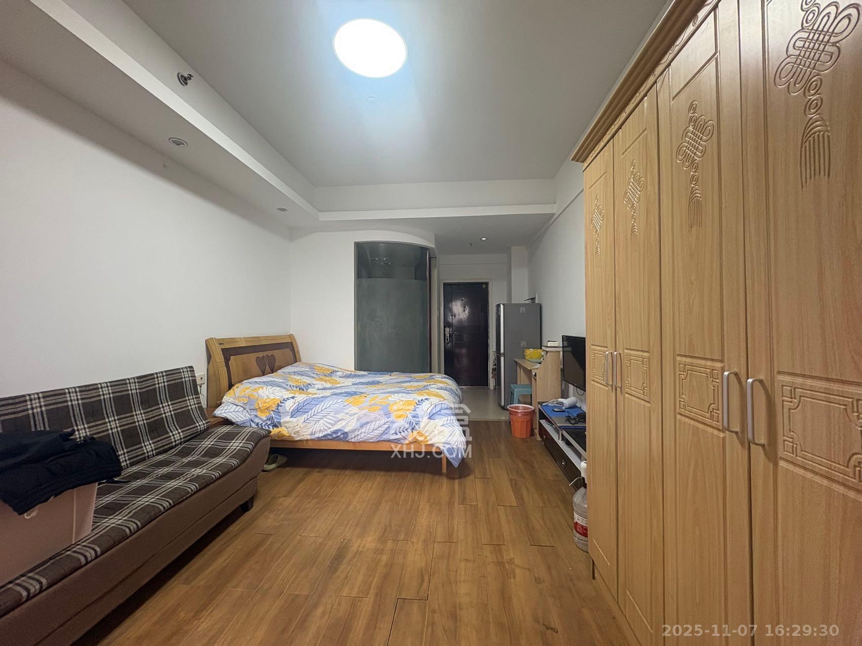 水岸世景  1室1厅1卫    1100.0元/月室内图