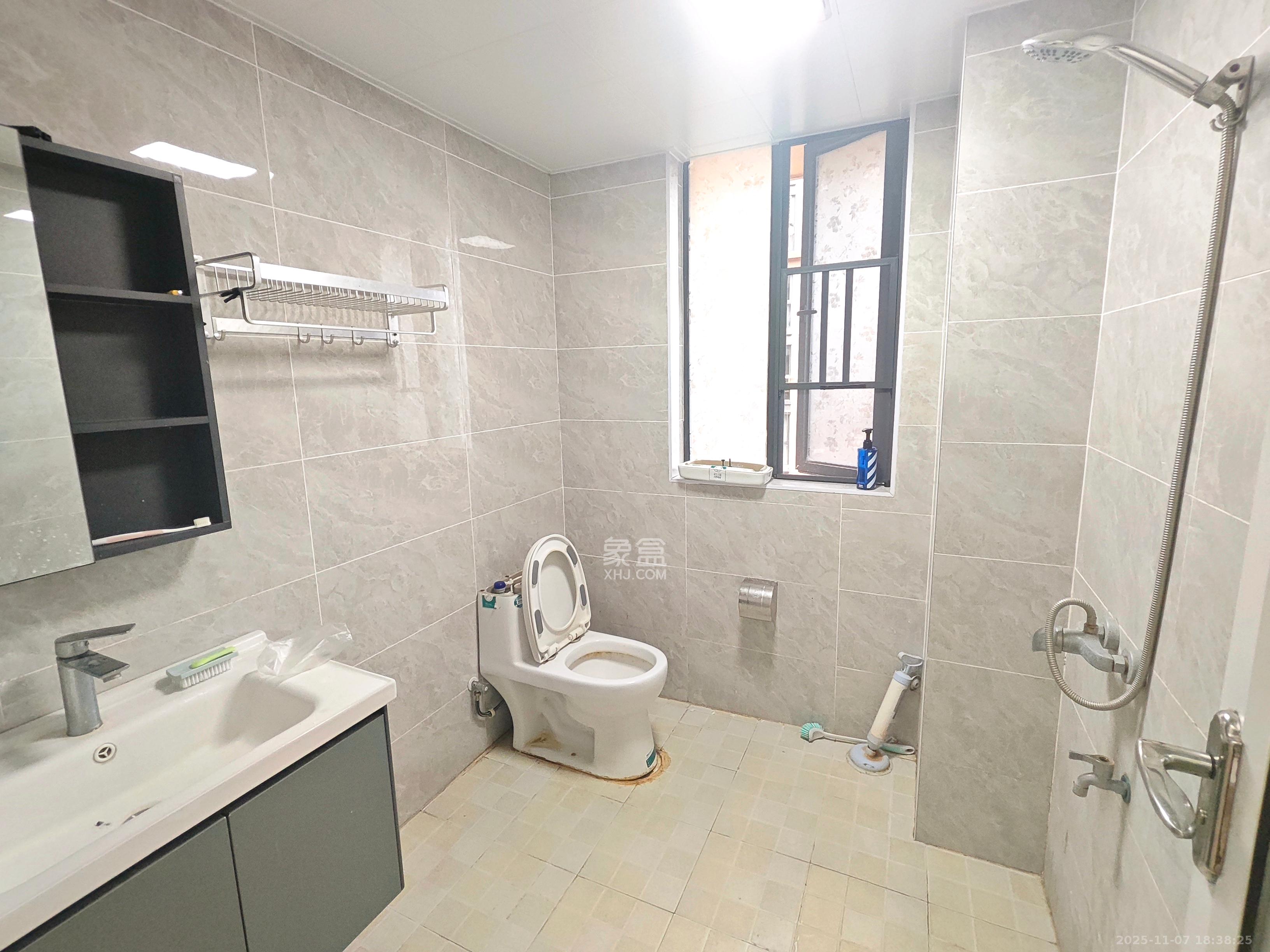 振业城二期 1室2厅2卫 3200.0元/月 振业城二期 1室2厅2卫 3200.0元/月室内图