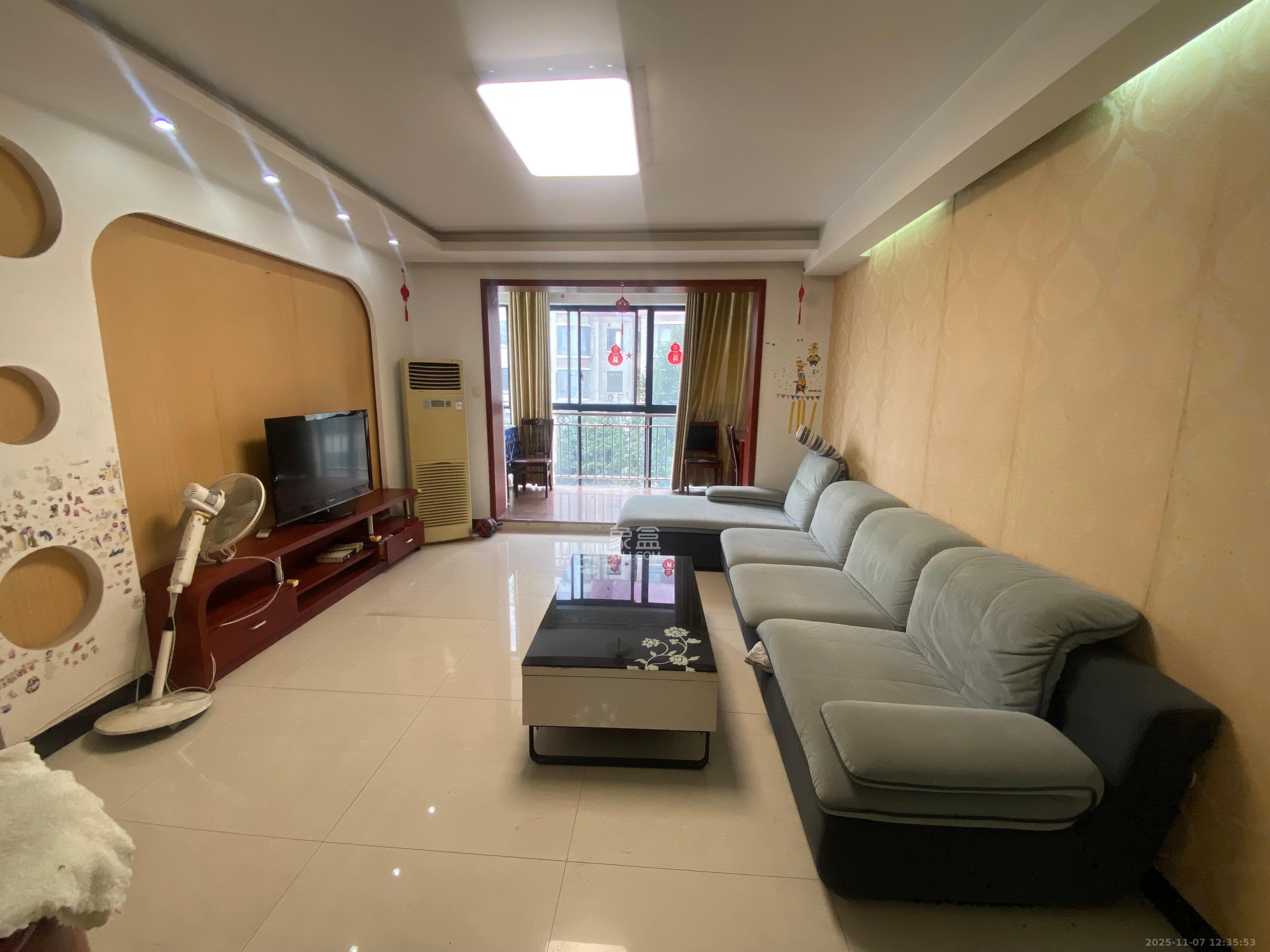 山语城一期  3室1厅1卫    2000.0元/月