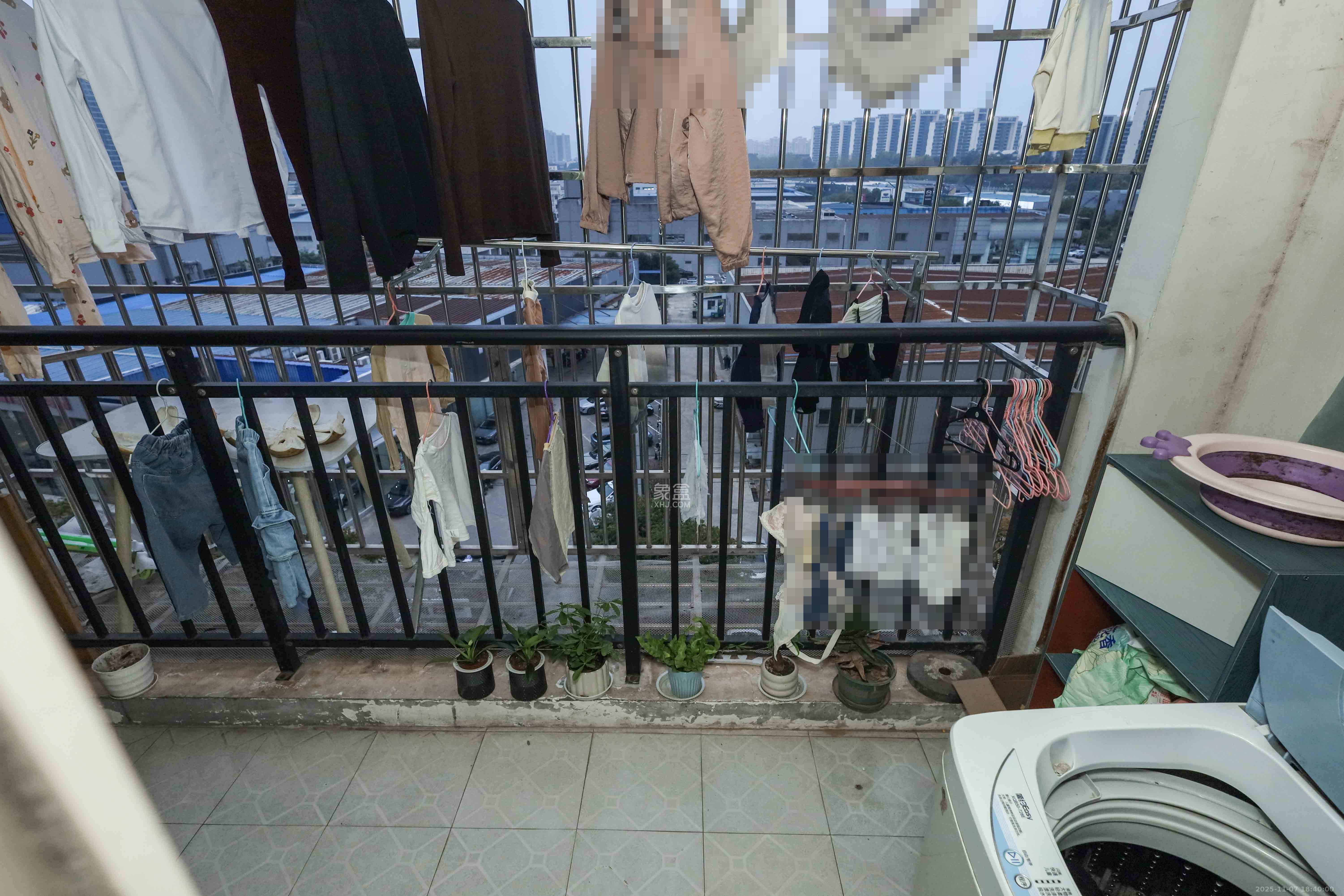 和馨园 2室2厅1卫 56.0万 和馨园 2室2厅1卫 56.0万阳台