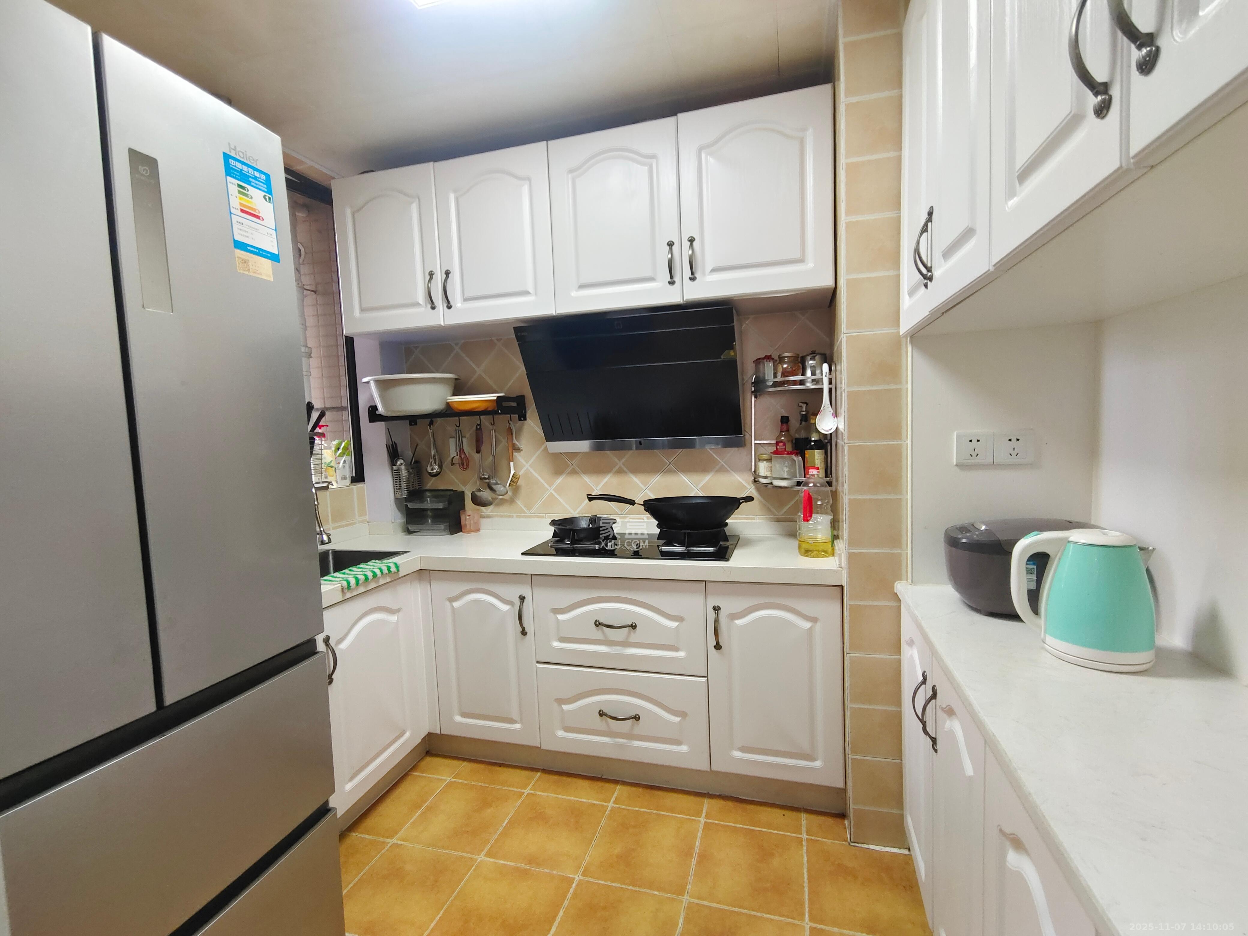 印山蓝色海岸 3室2厅2卫 2300.0元/月 印山蓝色海岸 3室2厅2卫 2300.0元/月室内图