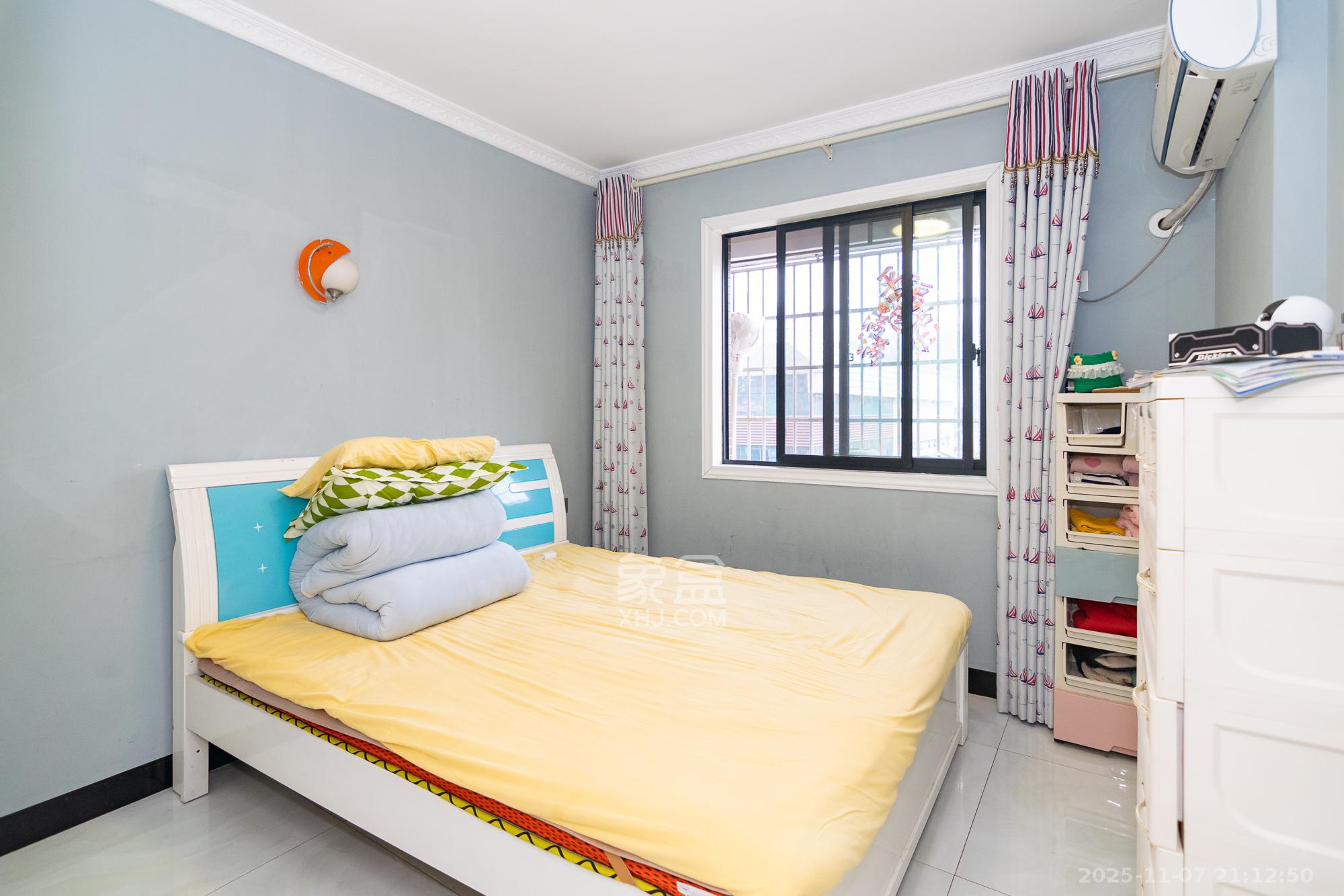 金富星城 4室2厅2卫 60.0万 金富星城 4室2厅2卫 60.0万卧室